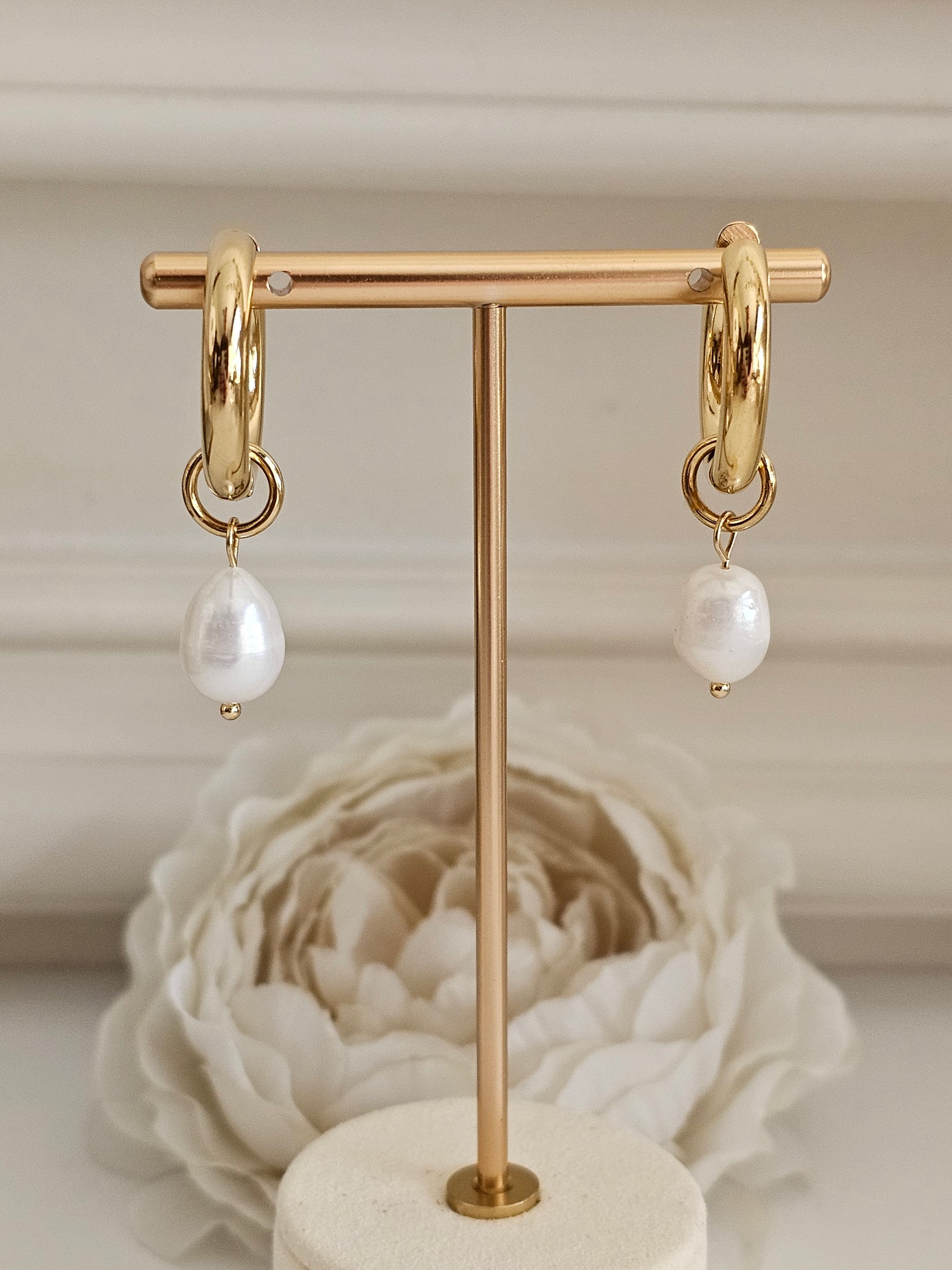 Gold pearl Hoop earrings