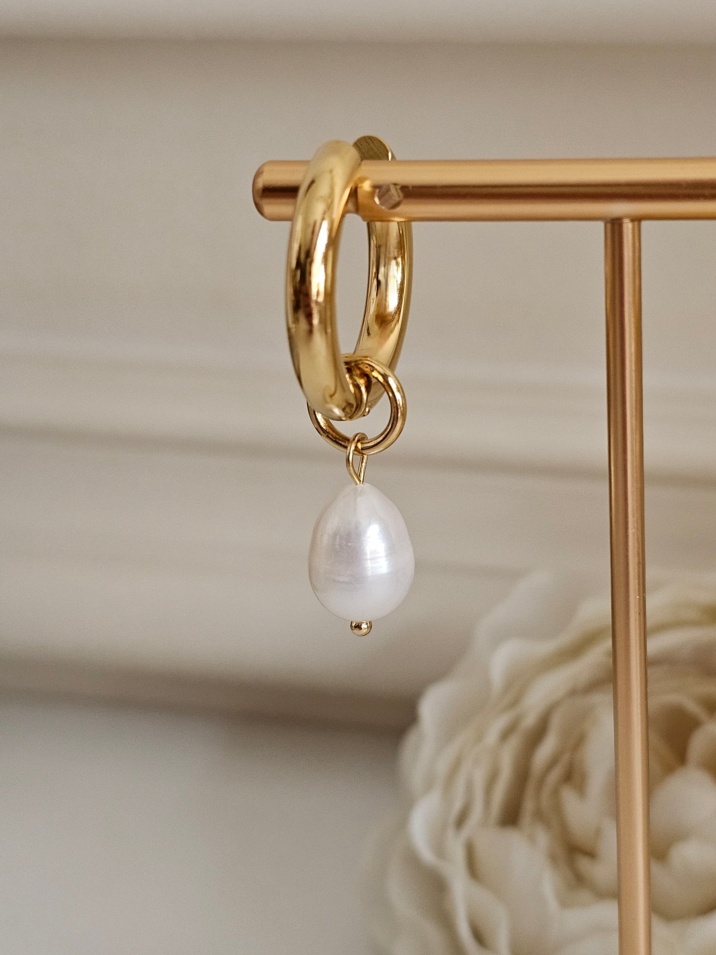 MELARA PEARL HOOP EARRINGS