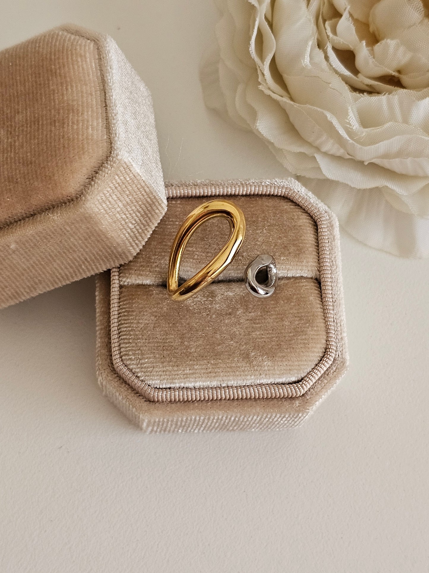 Gold and silver 2 tone ring