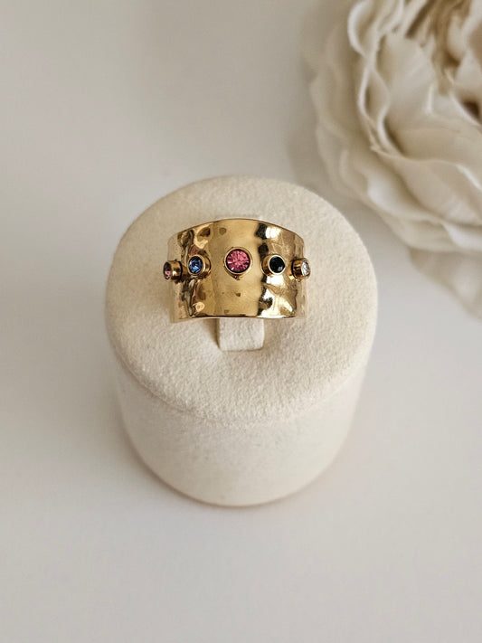 Gold coloured stone ring