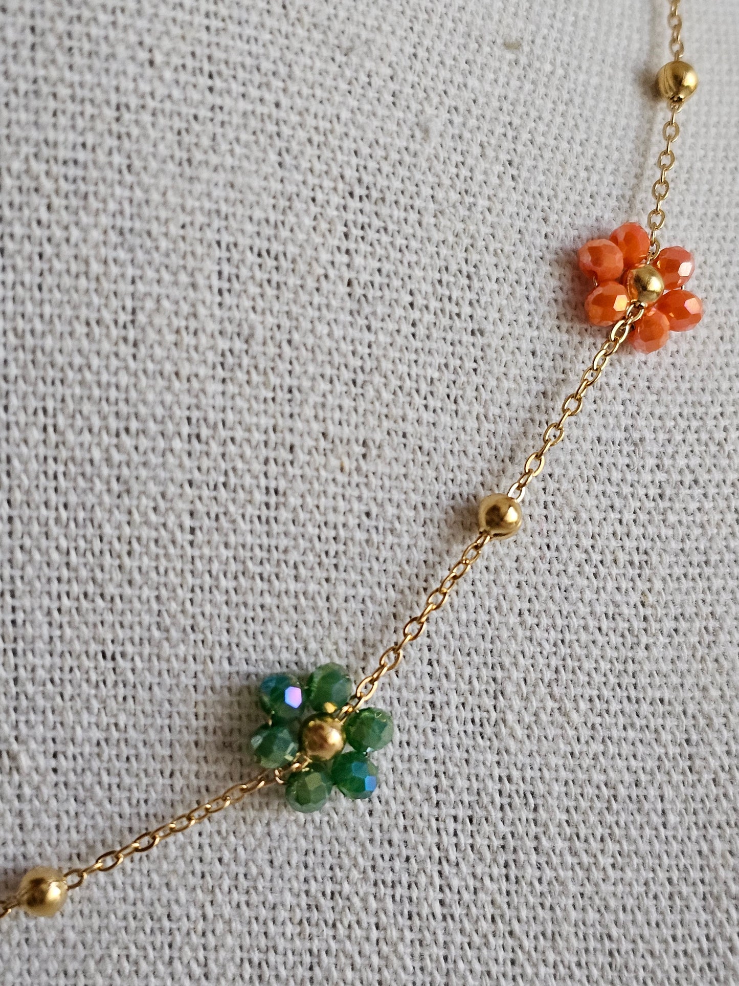 DILAN FLOWER NECKLACE