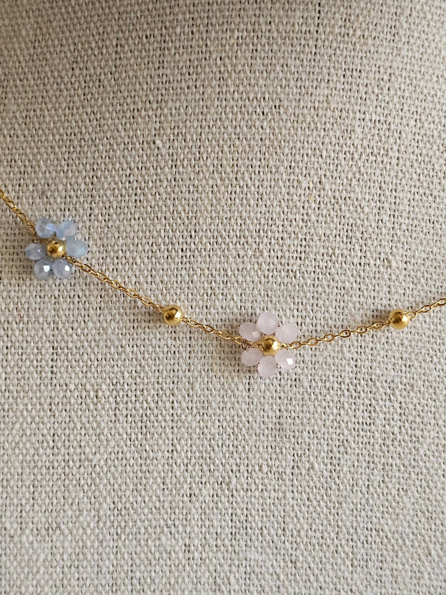 DILAN FLOWER NECKLACE