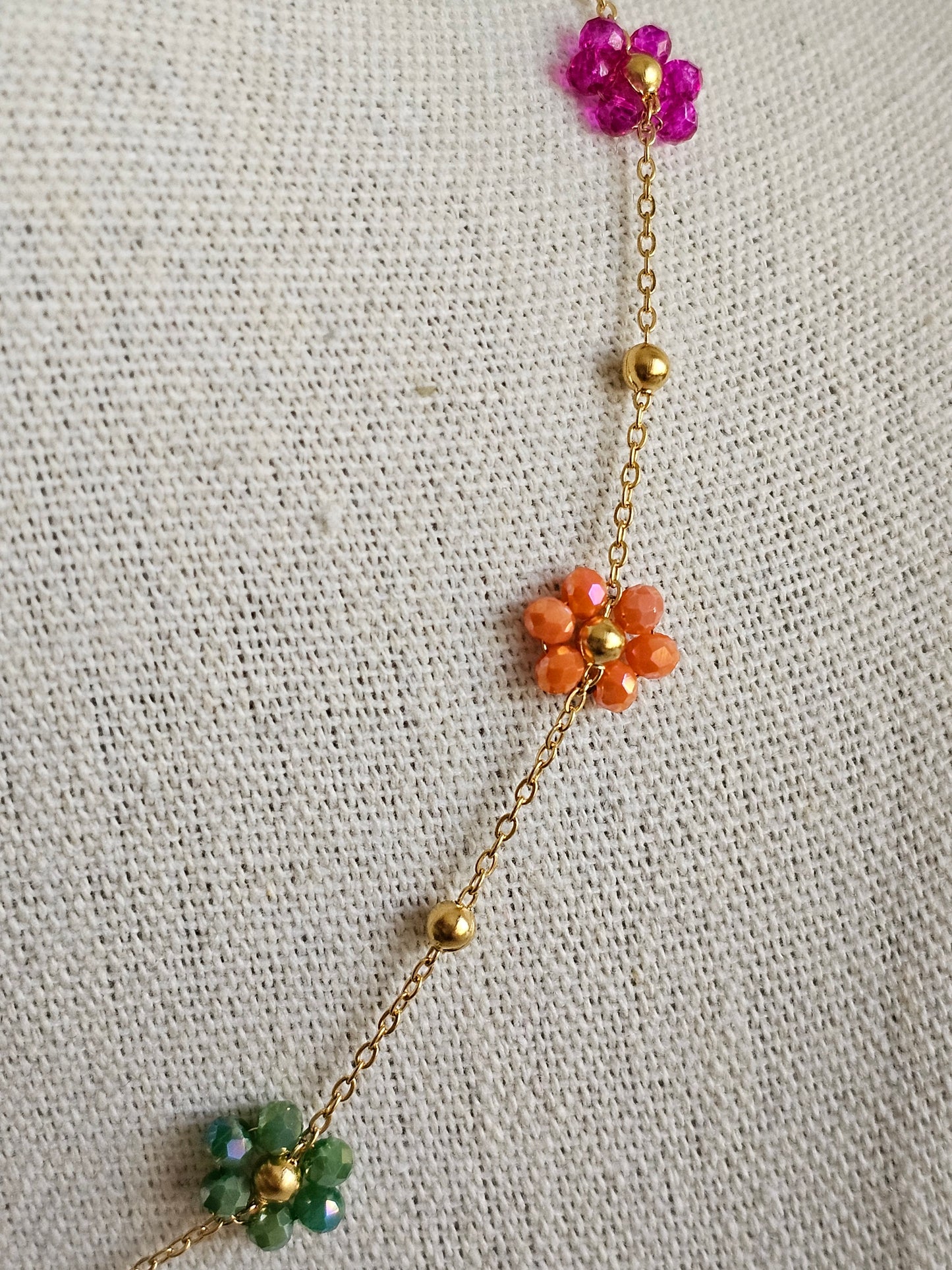 DILAN FLOWER NECKLACE