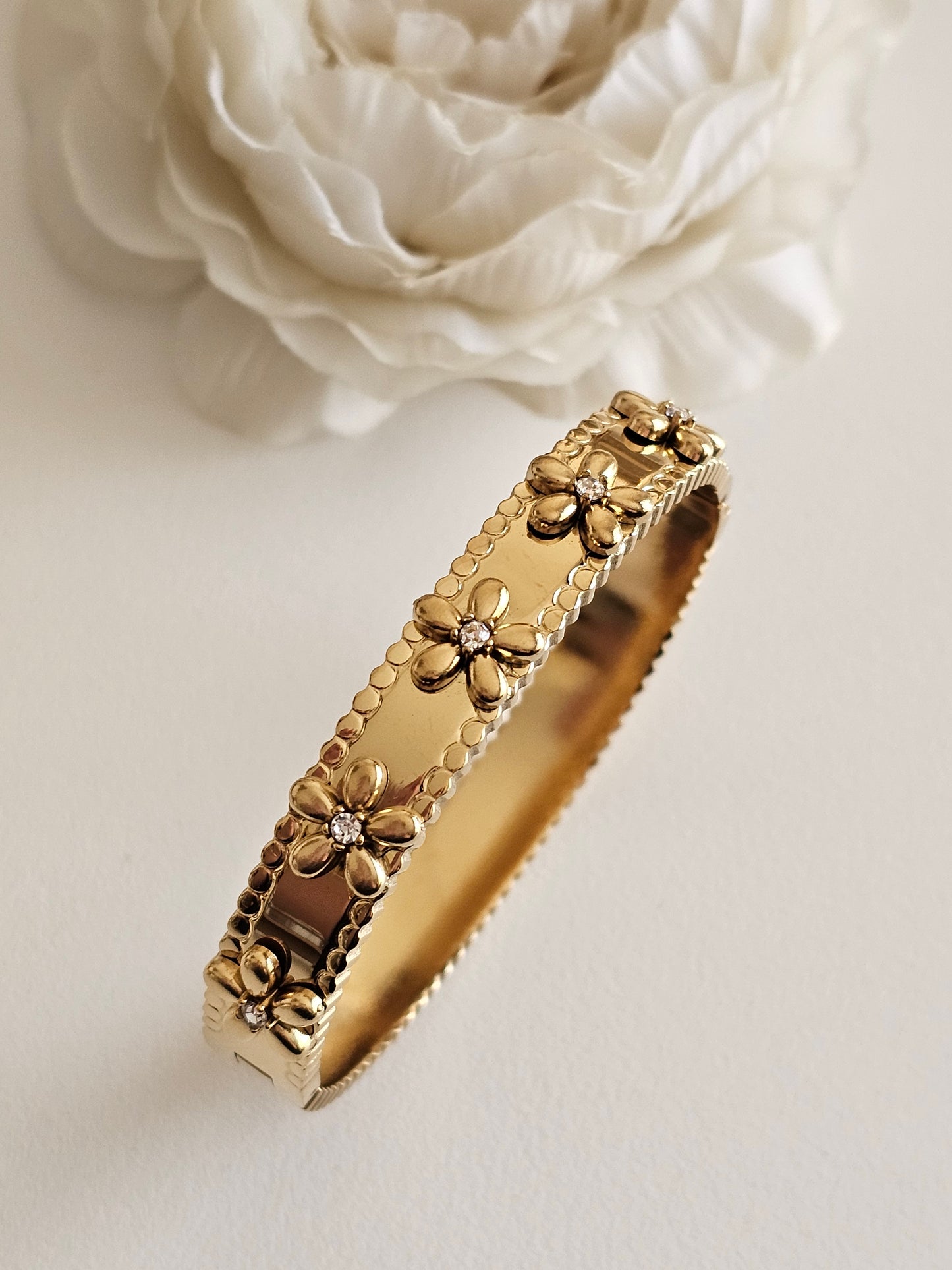 ASKIN FLOWER BANGLE