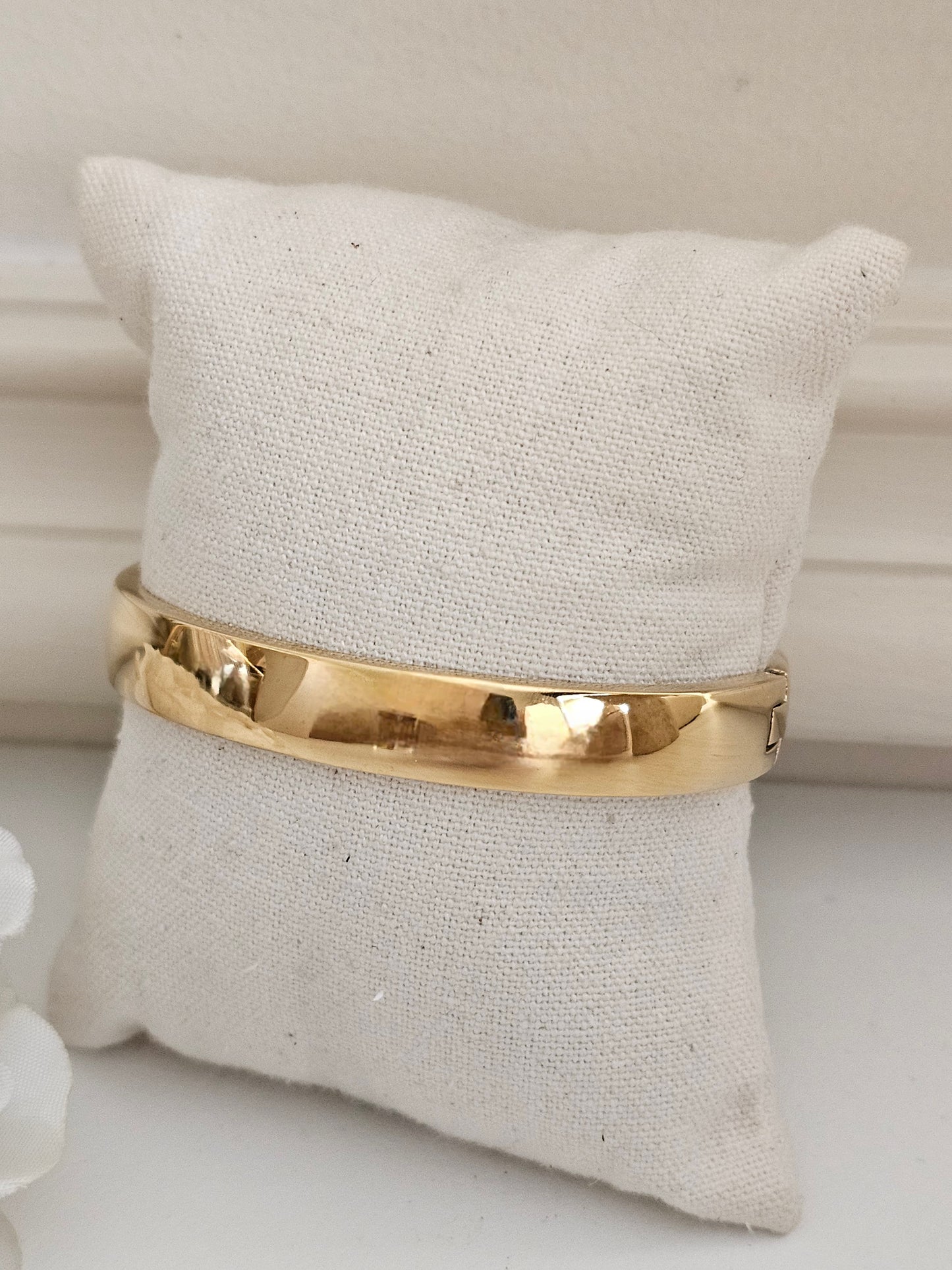 TERINA BANGLE