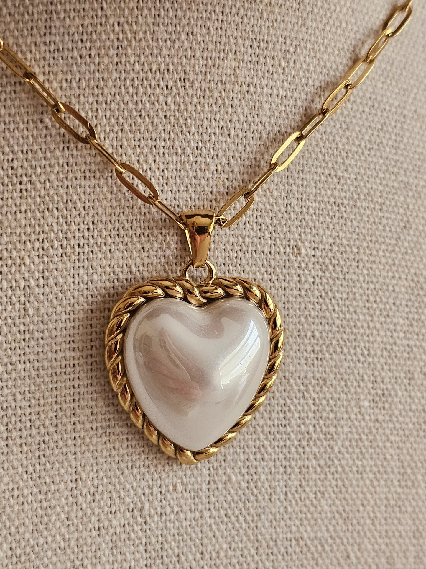 SERINA HEART NECKLACE