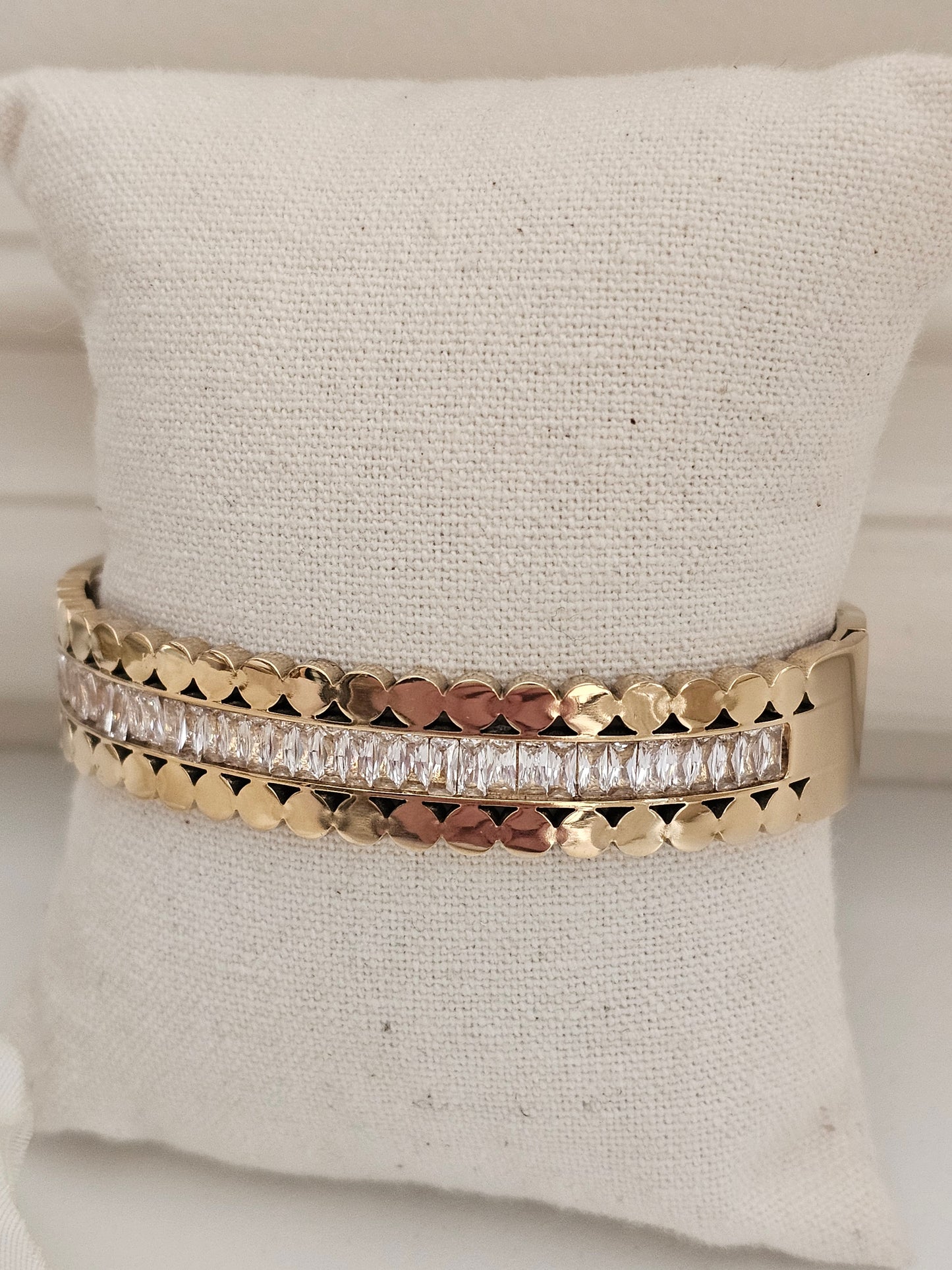 MILA BANGLE