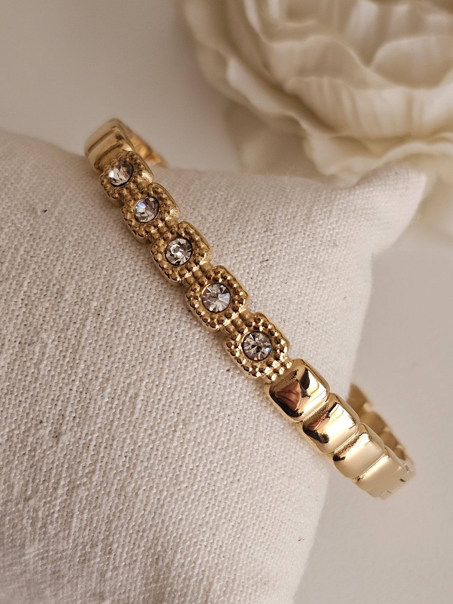 ZERAN BANGLE