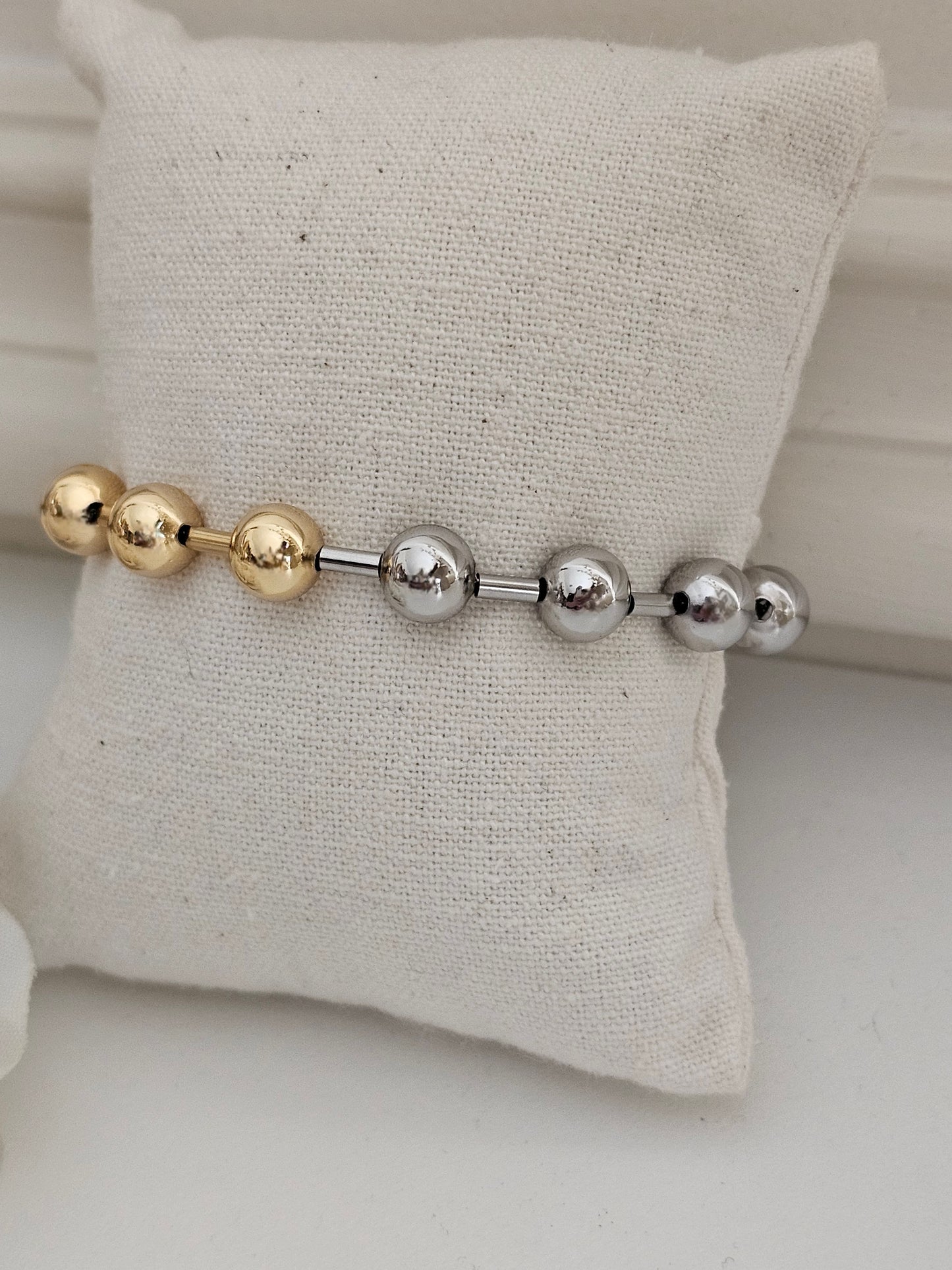 ASYA BALL BRACELET