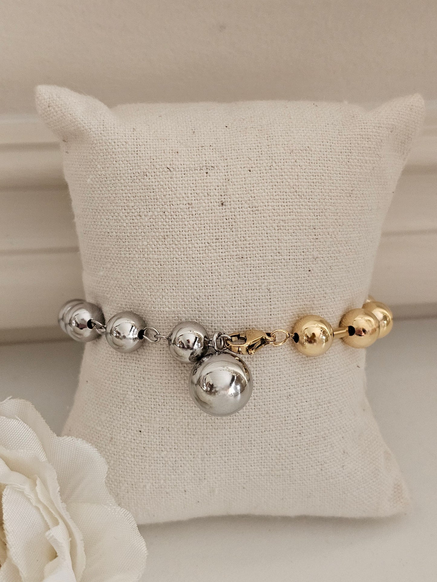 ASYA BALL BRACELET