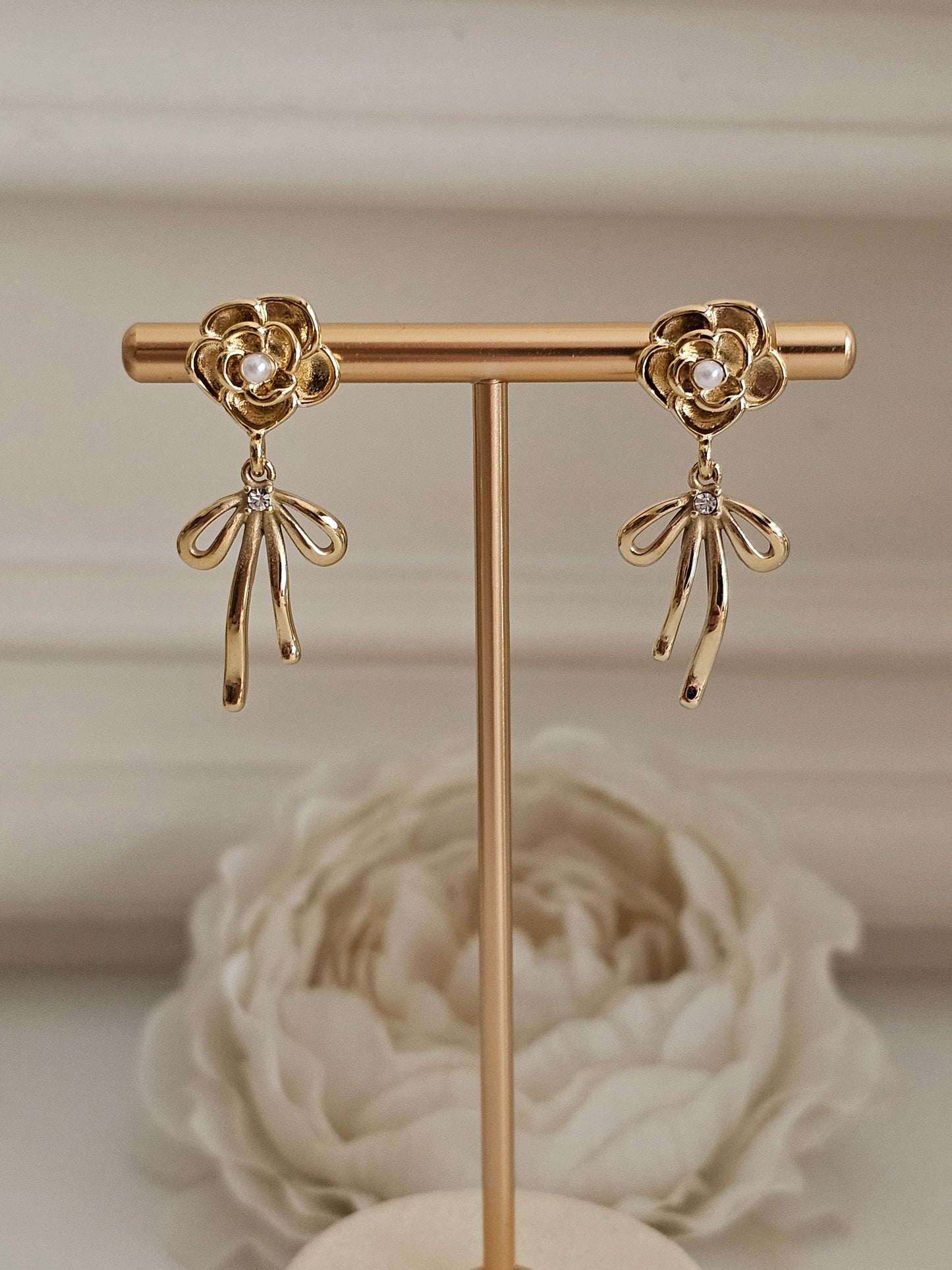 Gold pearl bow flower earrings