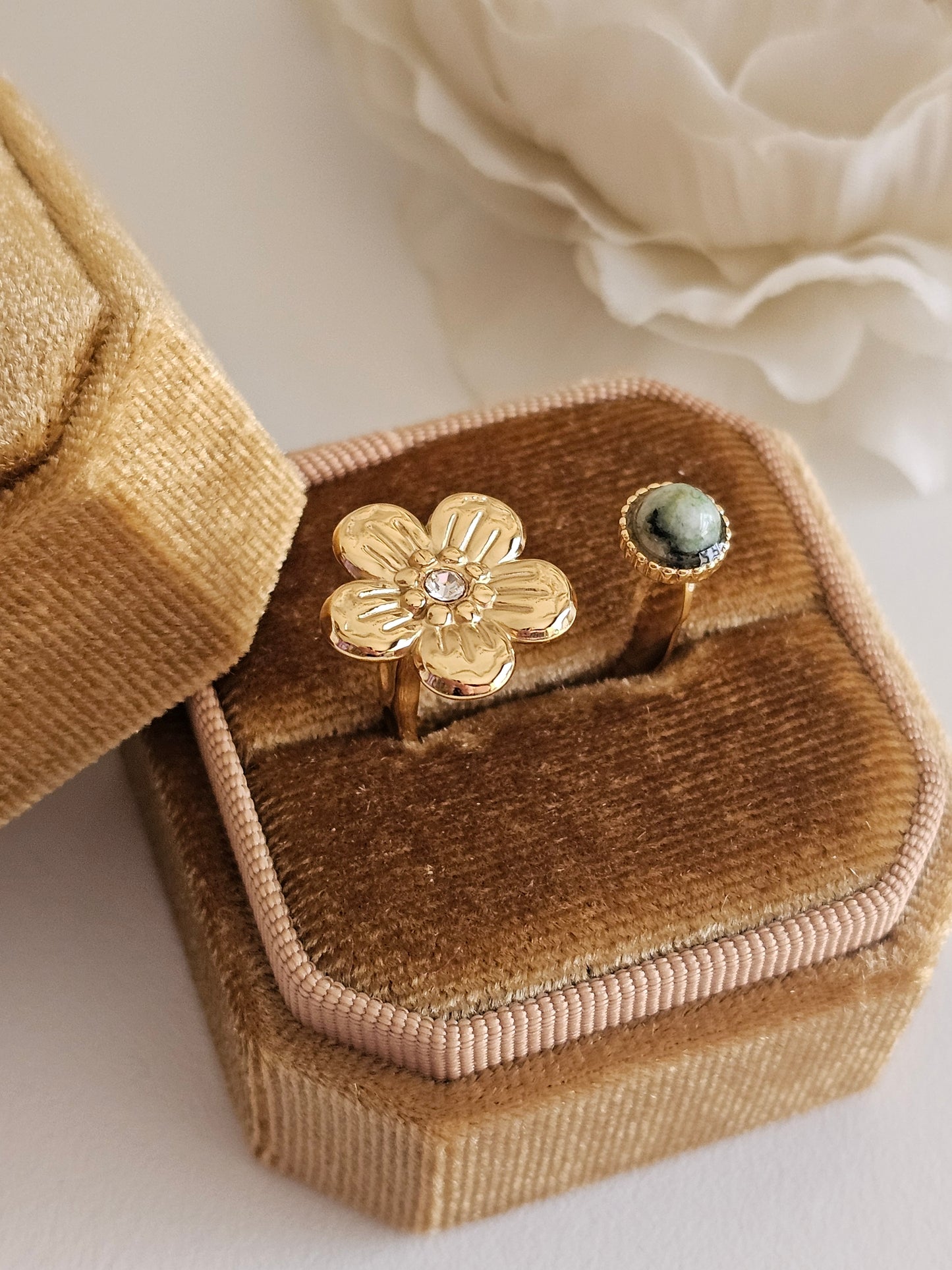 ADINA FLOWER RING