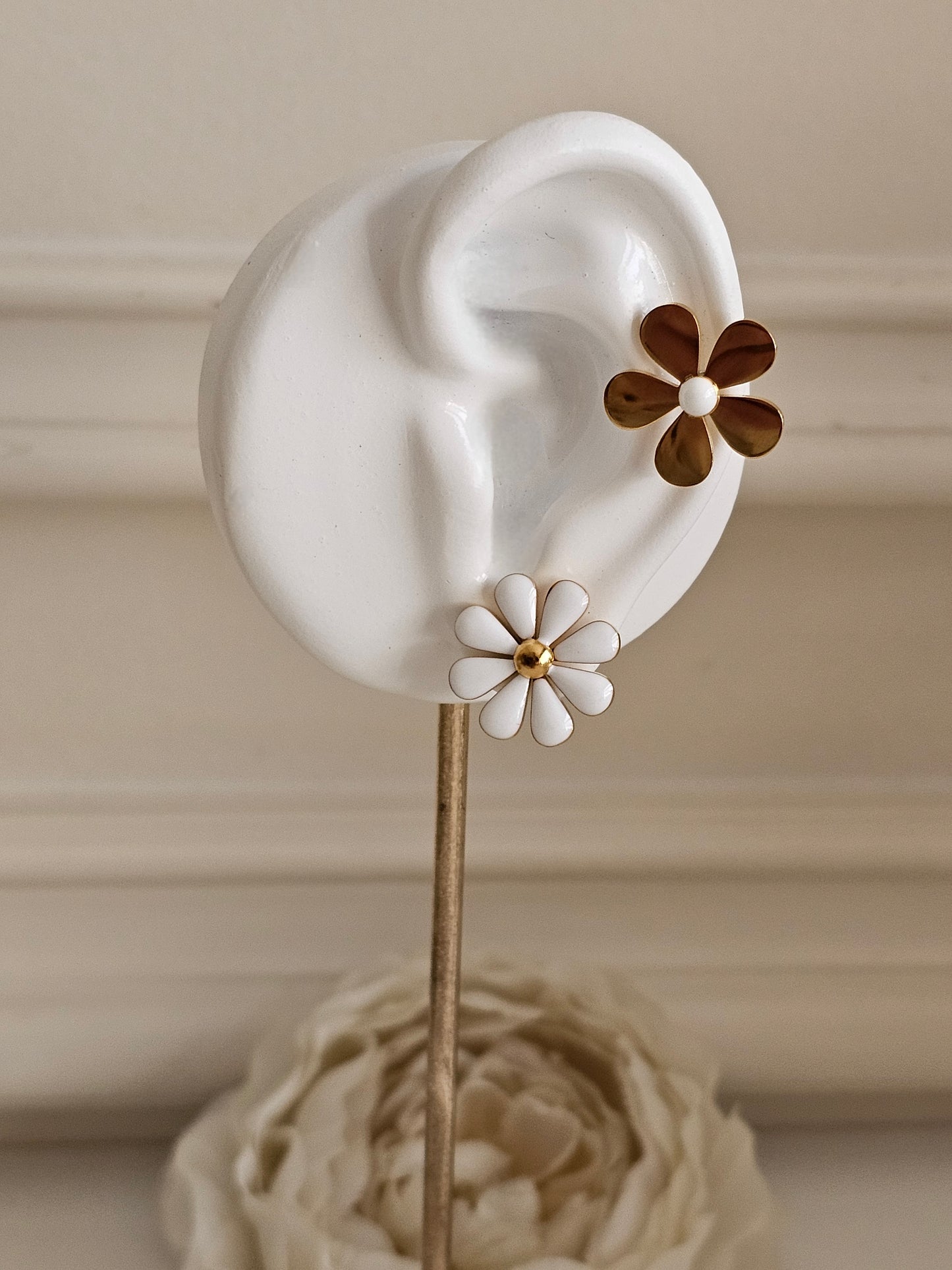 YAZDA FLOWER EARRINGS