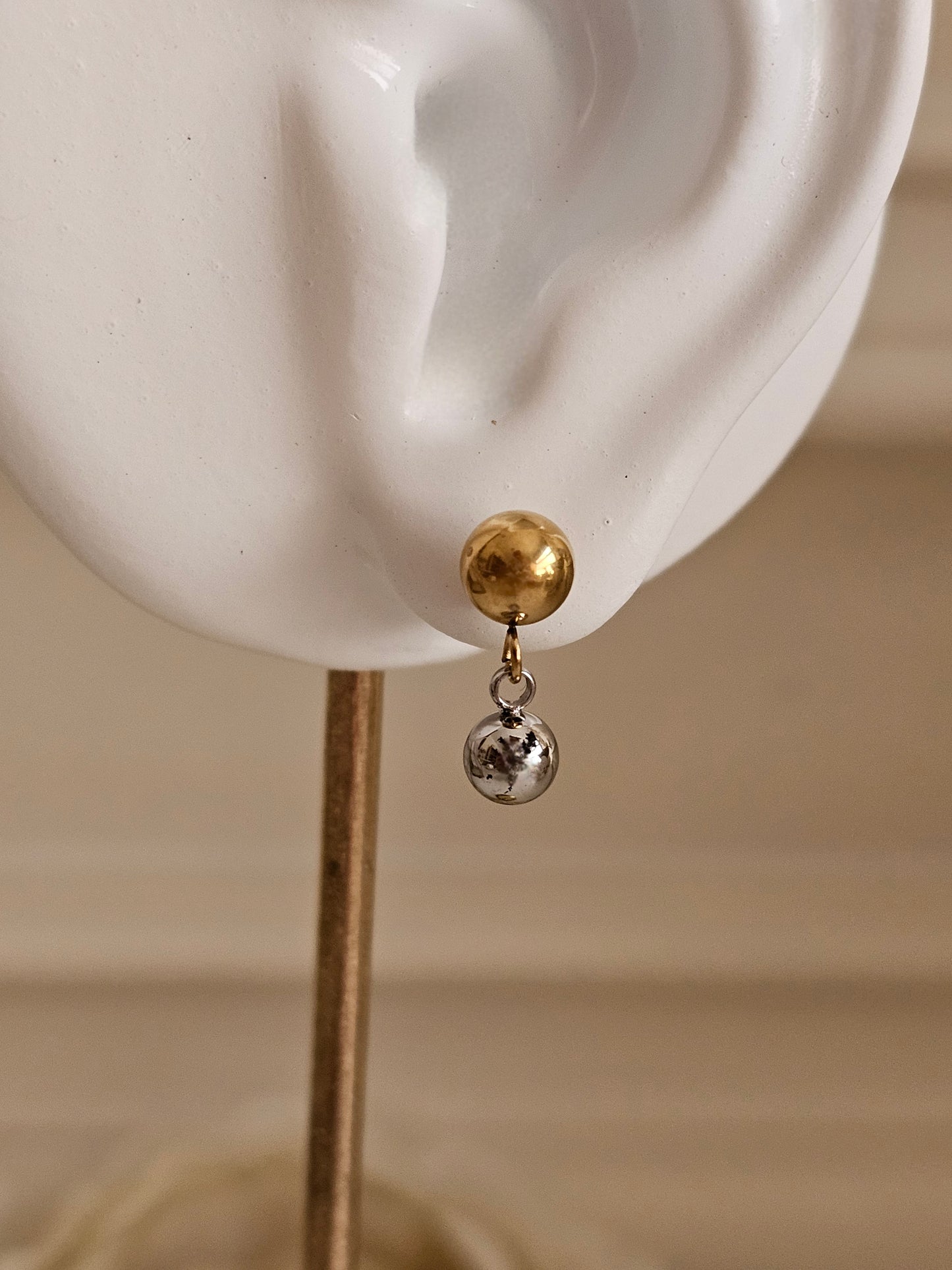 LARIN SMALL BALL EARRINGS