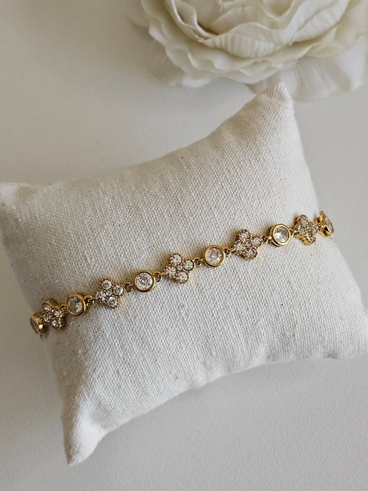 Cubic zirconia clover bracelet