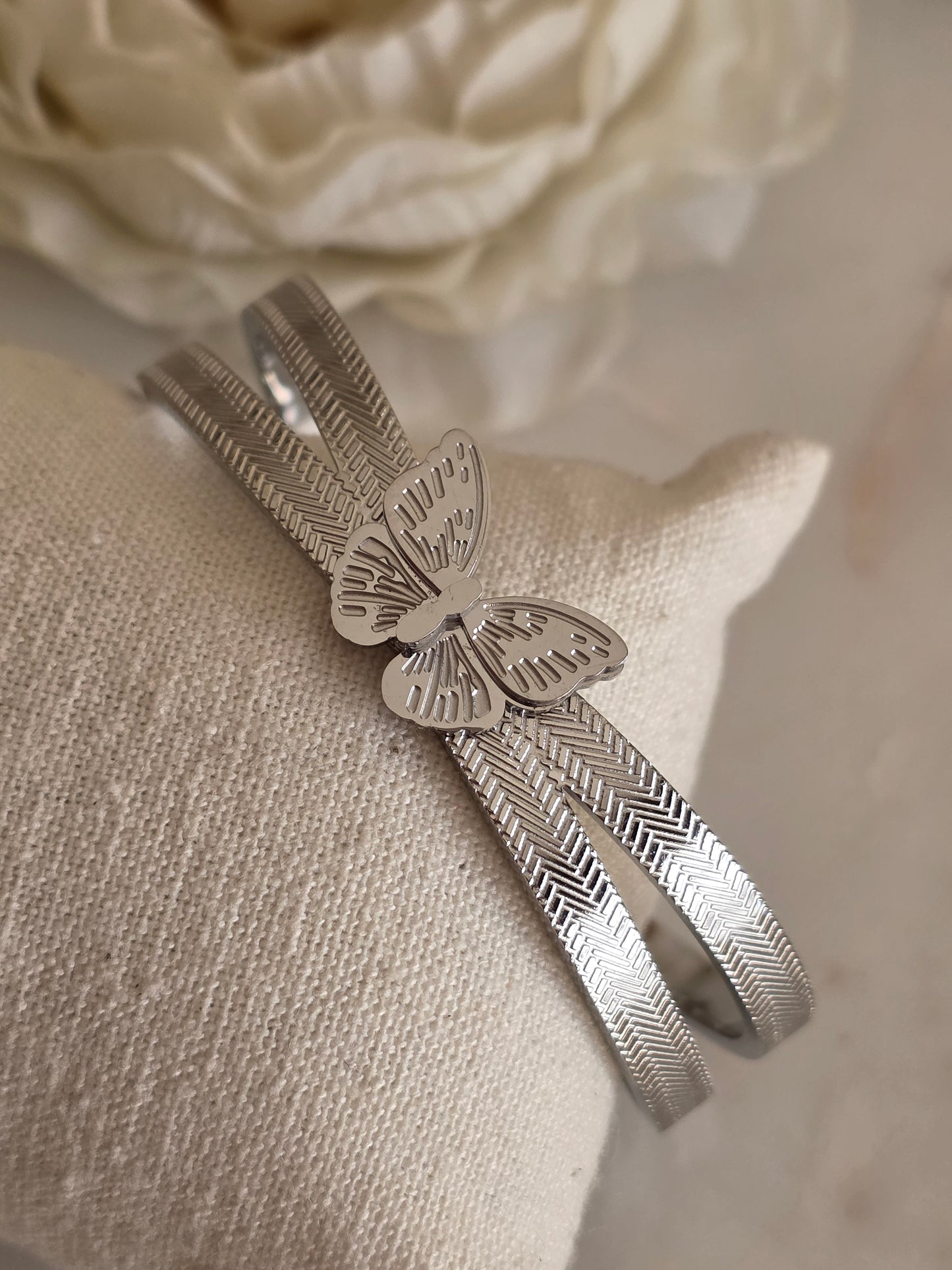 ASMIRA BUTTERFLY BANGLE