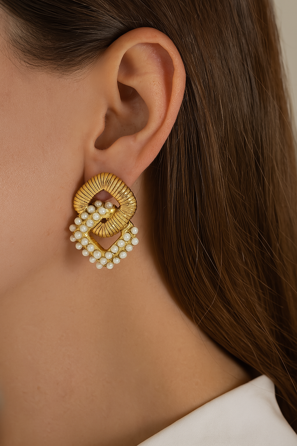 AMINA PEARL EARRINGS