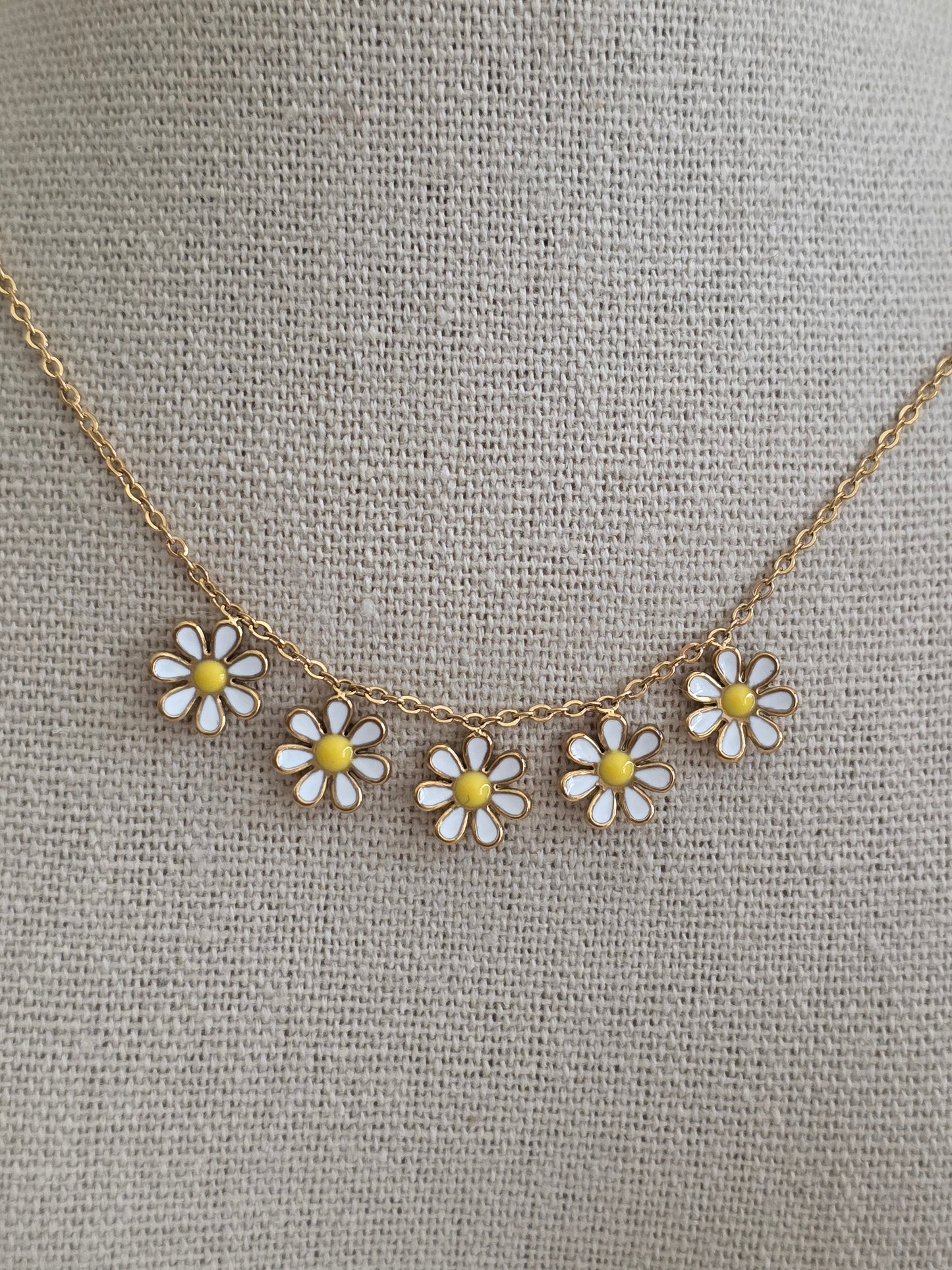 JALE FLOWER NECKLACE