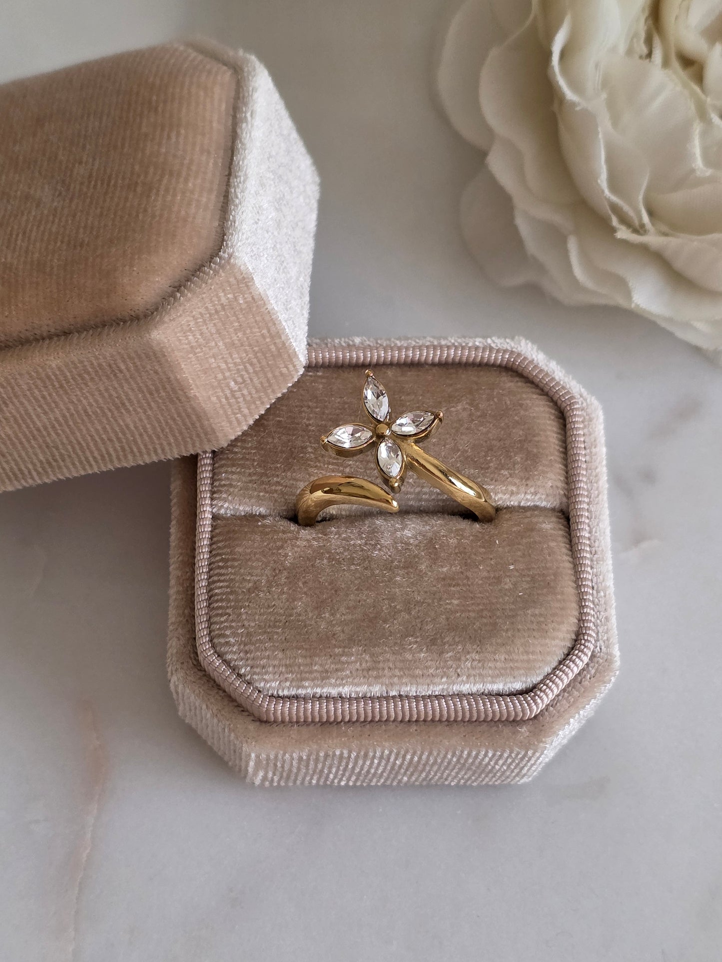 Gold cubic zirconia flower ring