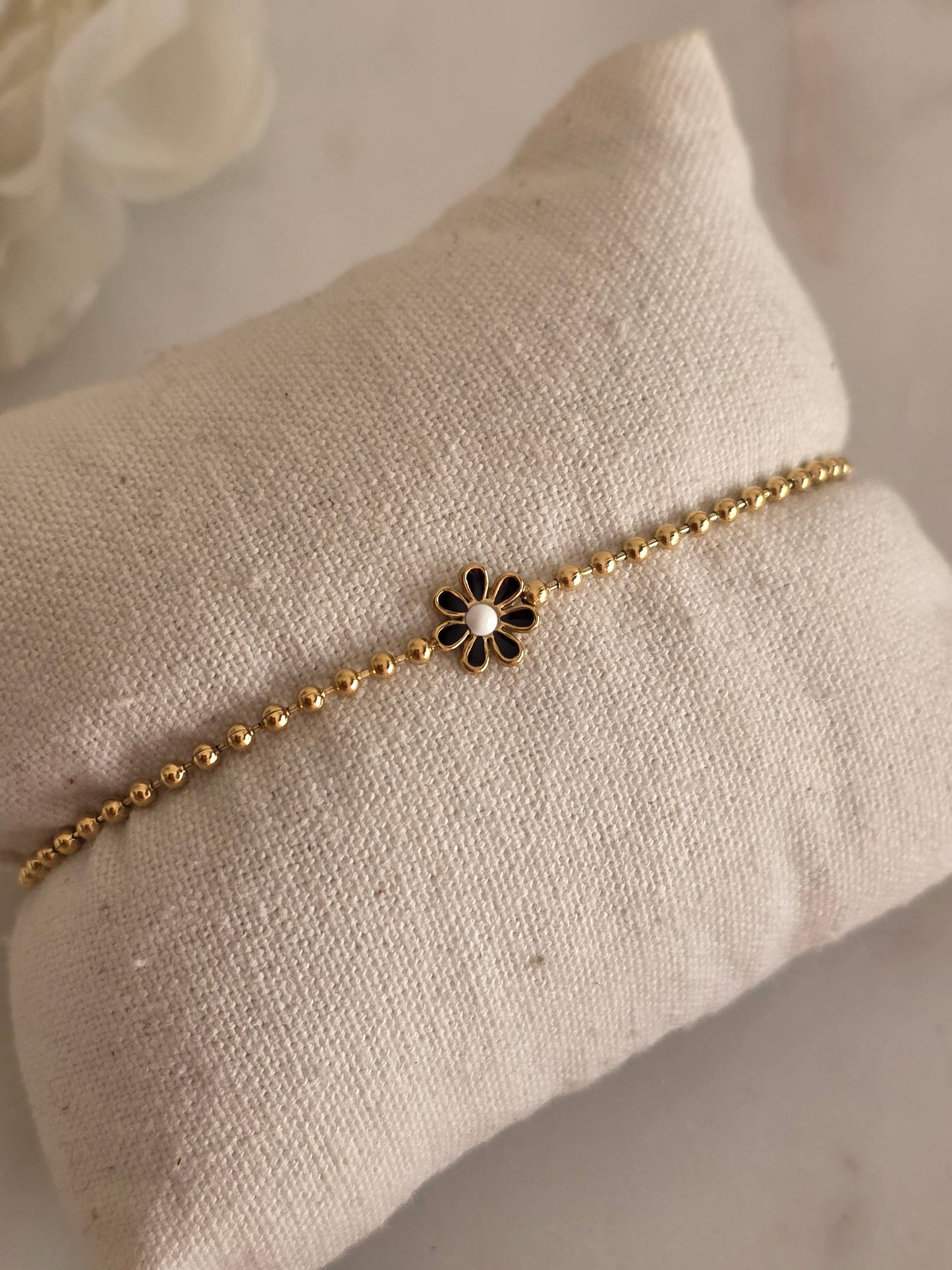 DAISY FLOWER BEADED BRACELET