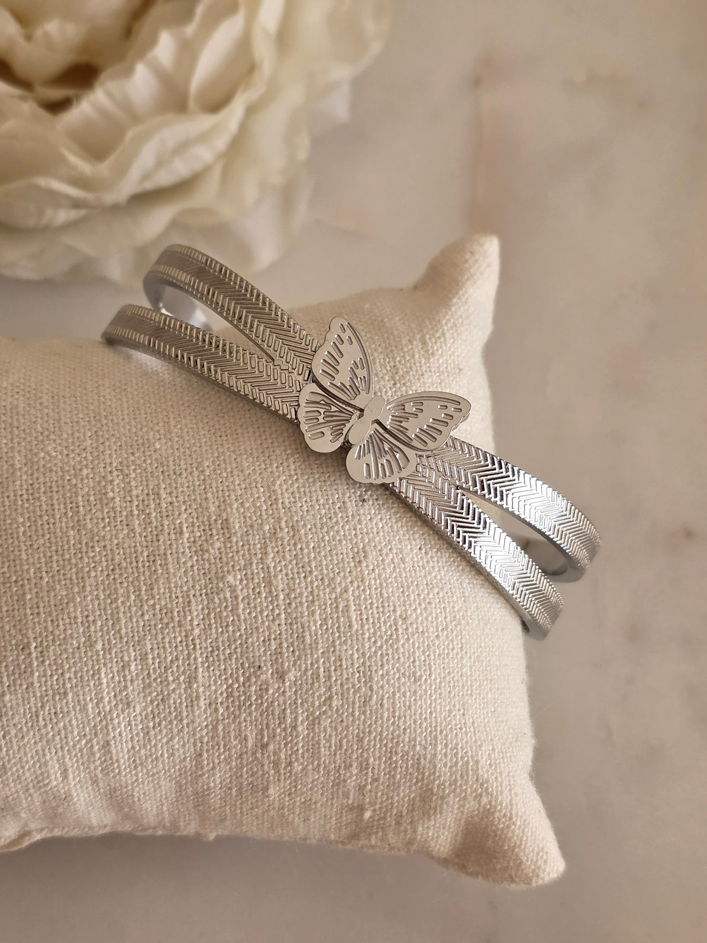 ASMIRA BUTTERFLY BANGLE