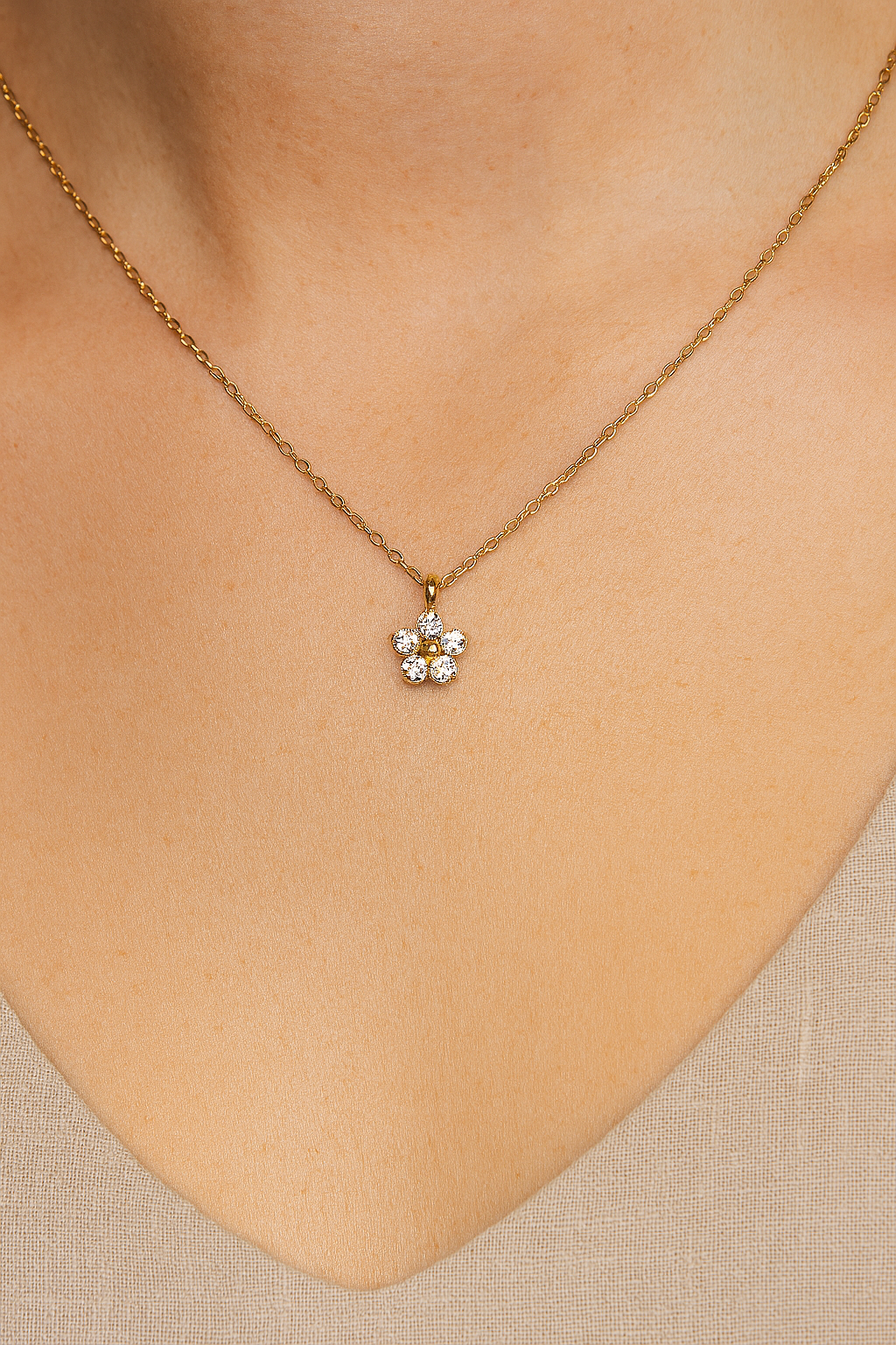 AFTA FLOWER PENDANT NECKLACE