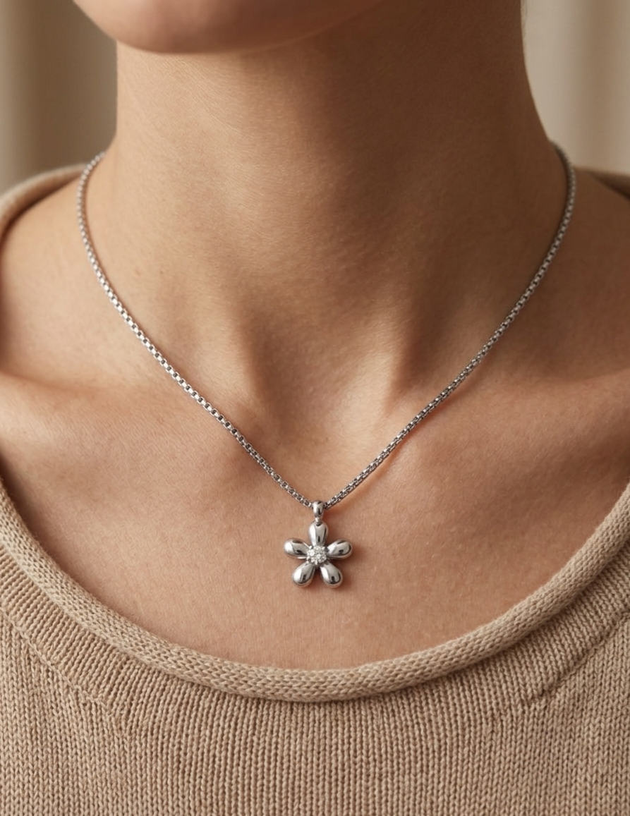 ASKIN FLOWER NECKLACE SILVER