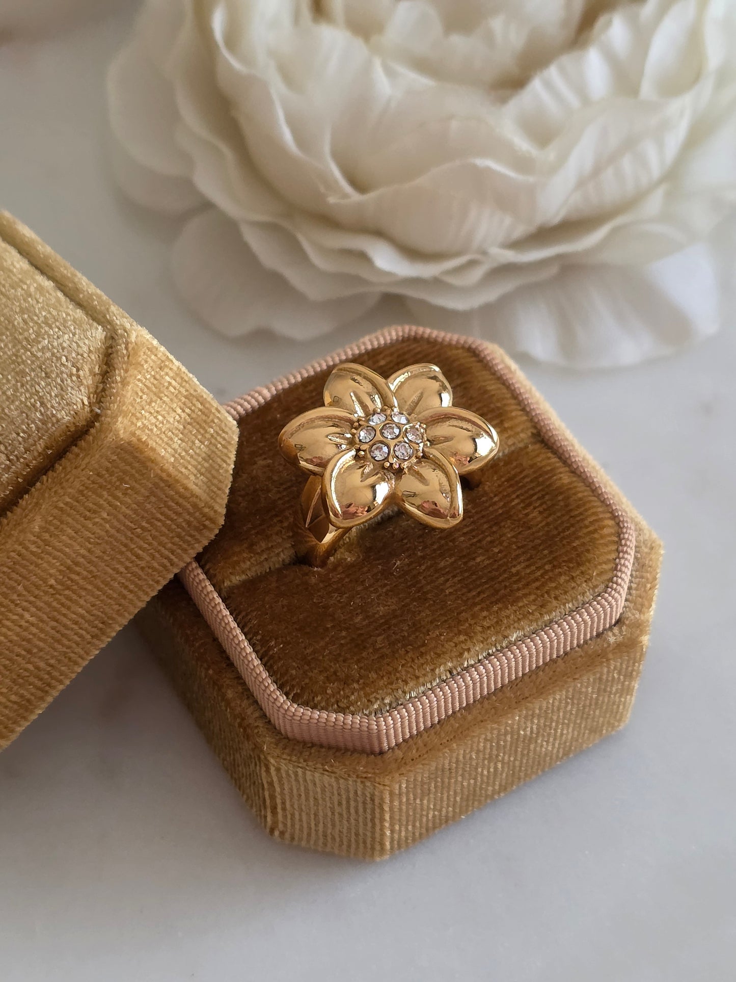FEYZA FLOWER RING