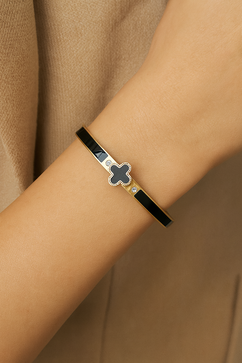 DIANA CLOVER BANGLE