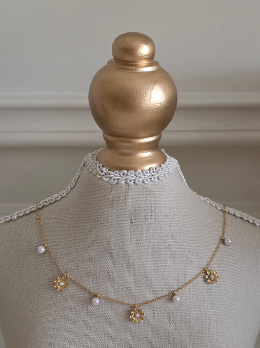 Gold Pearl flower necklace