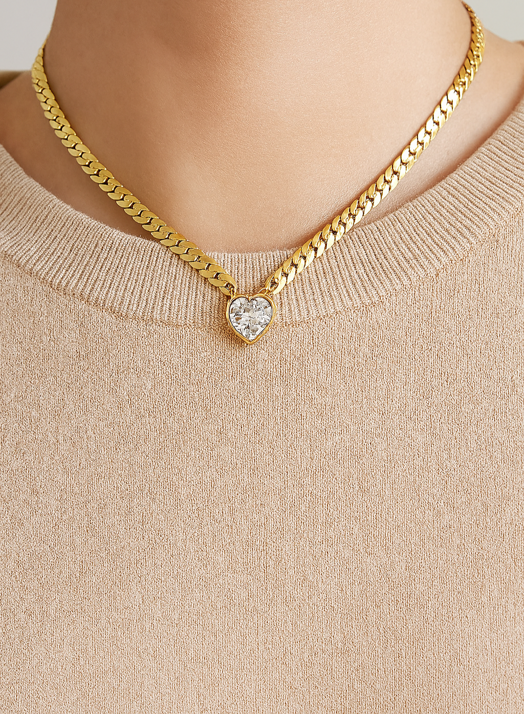 SHULE HEART NECKLACE
