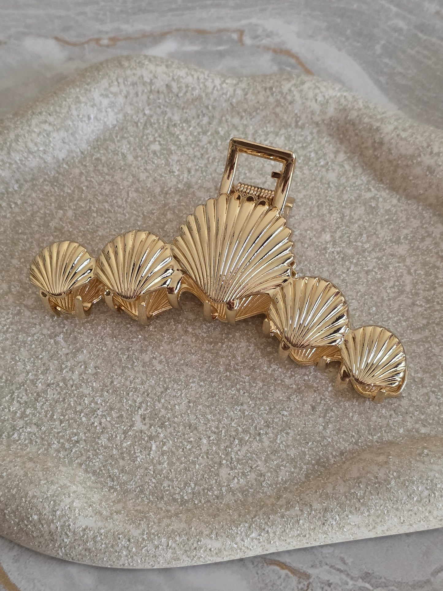 Gold shell hair claw