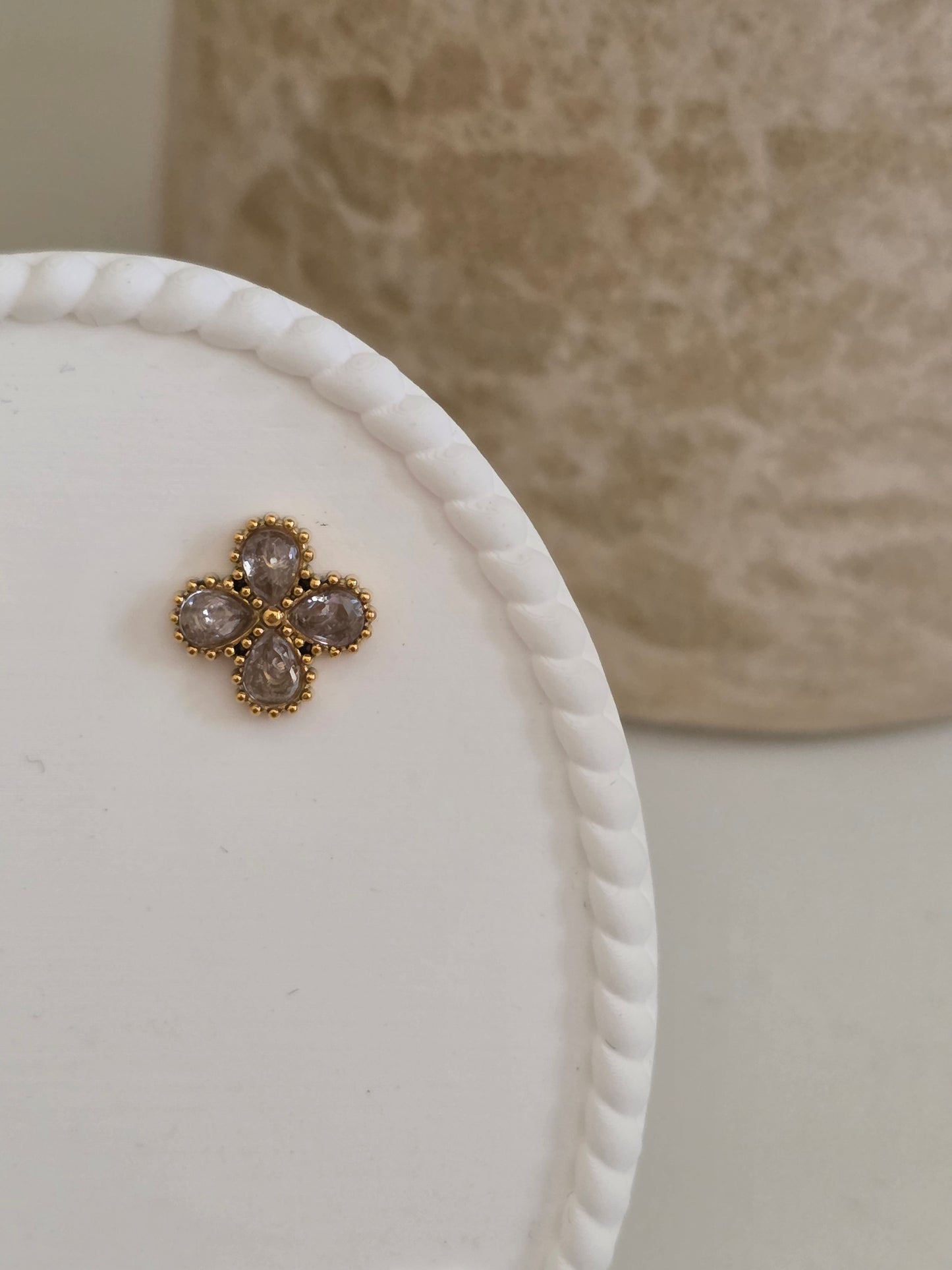 ARAY FLOWER EARRINGS