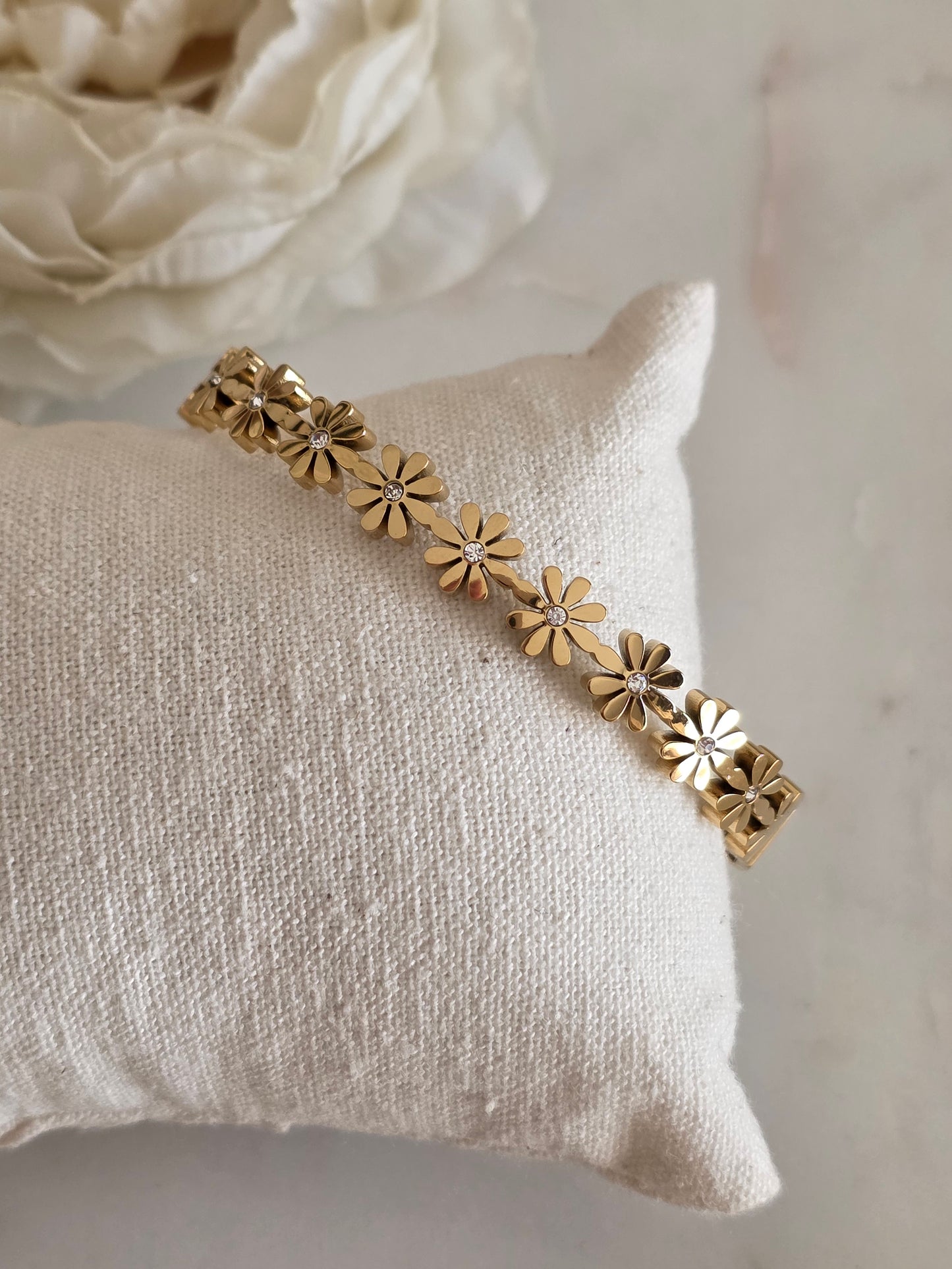 Gold flower bangle