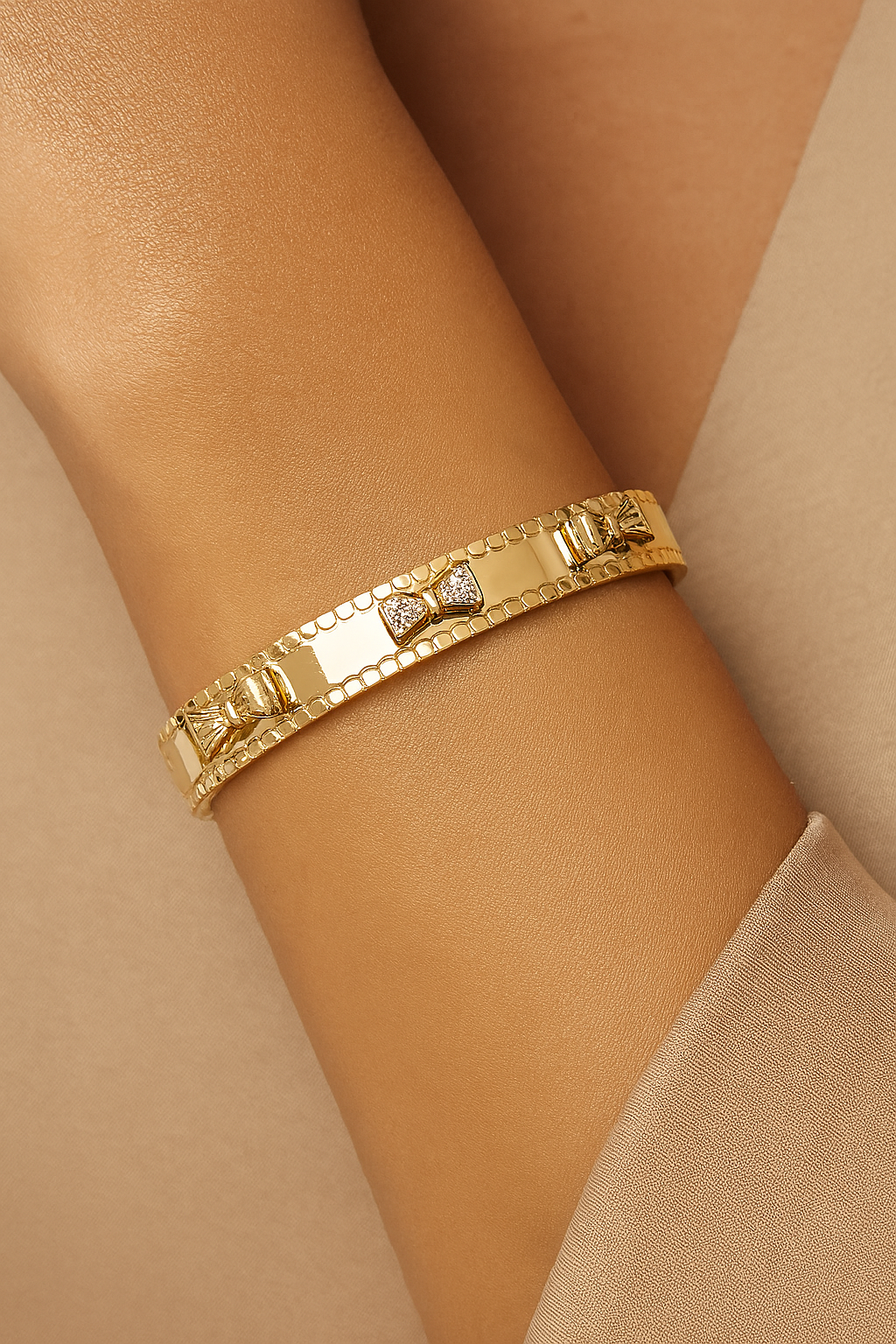 EDA BOW BANGLE