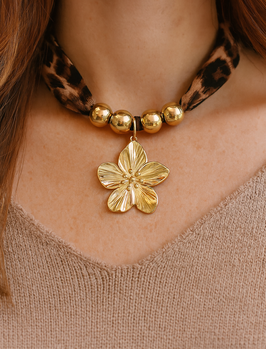 BERIL FLOWER NECKLACE