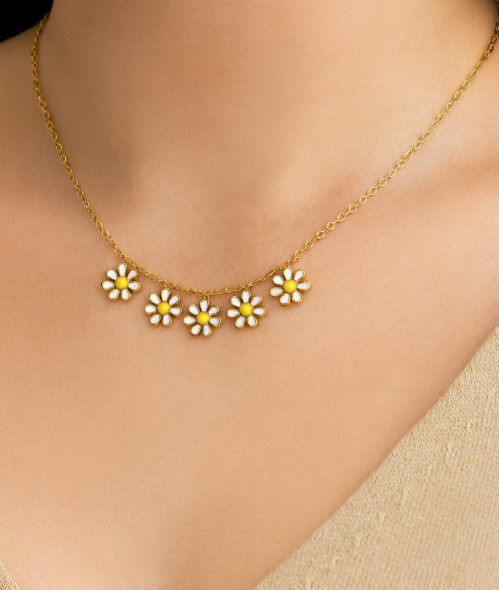 JALE DAISY FLOWER NECKLACE