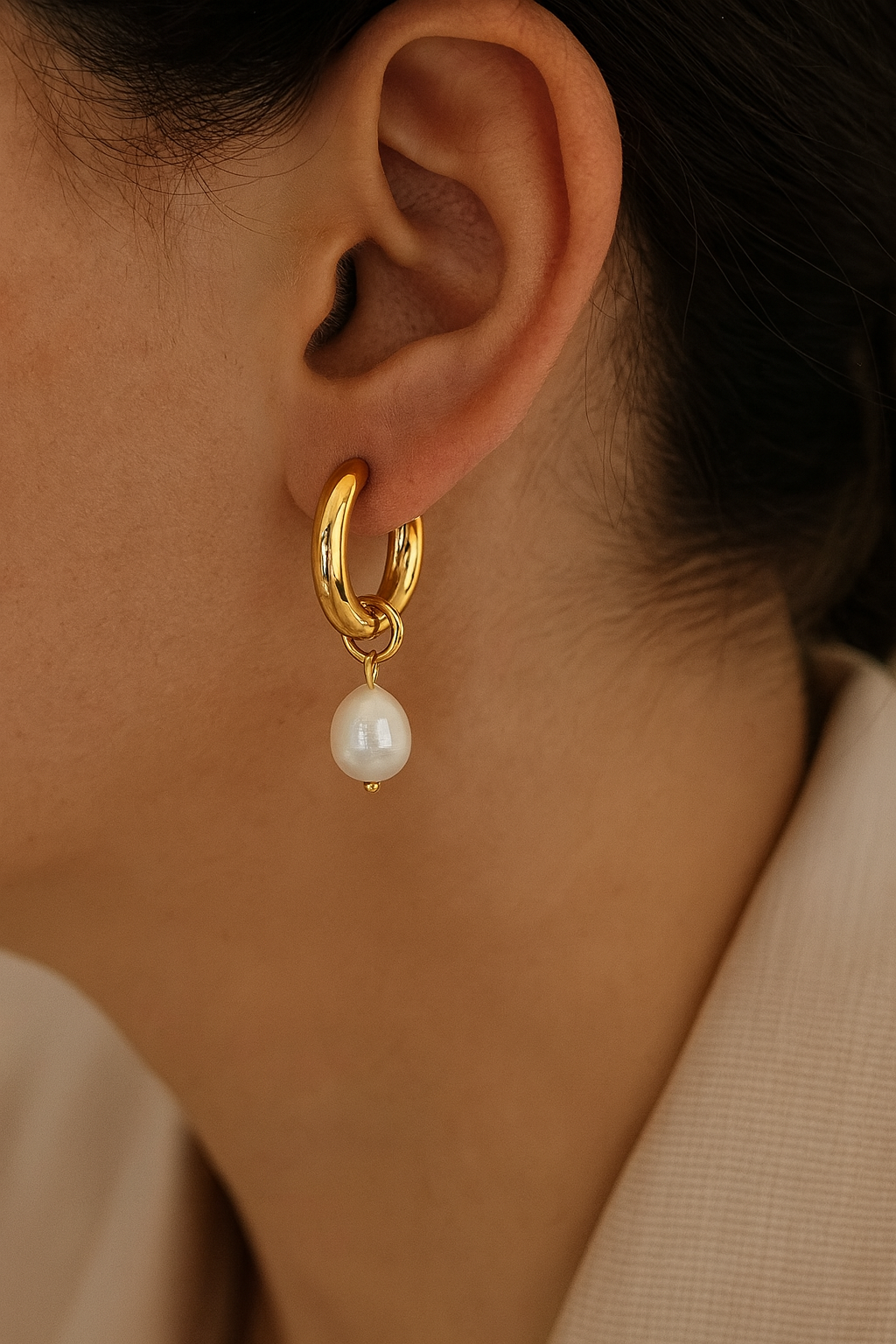 MELARA PEARL HOOP EARRINGS