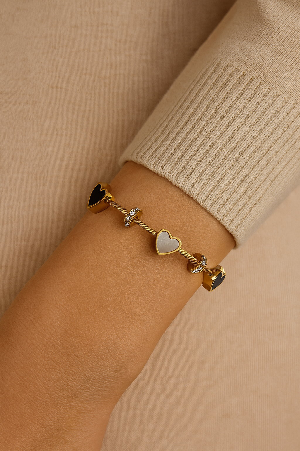 EMET HEART BANGLE