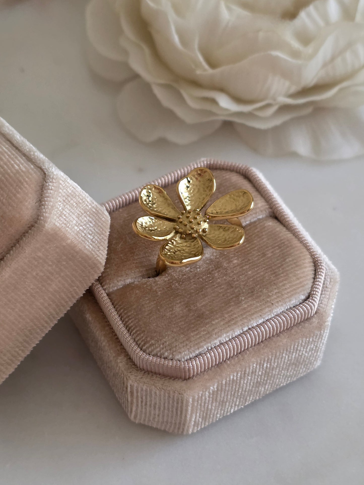 FINA FLOWER RING