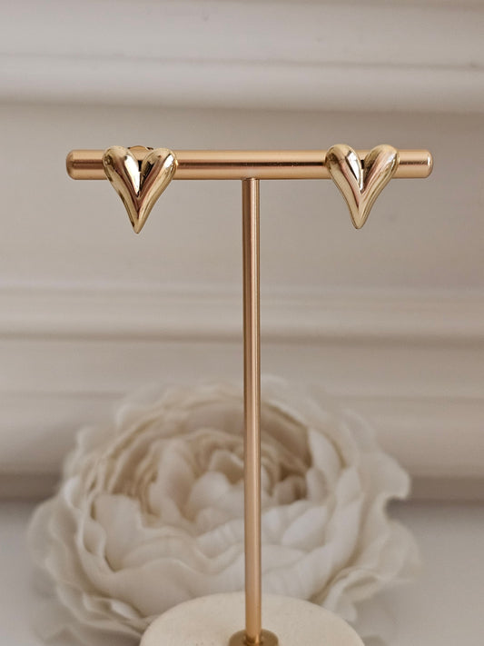 Gold vintage heart earrings