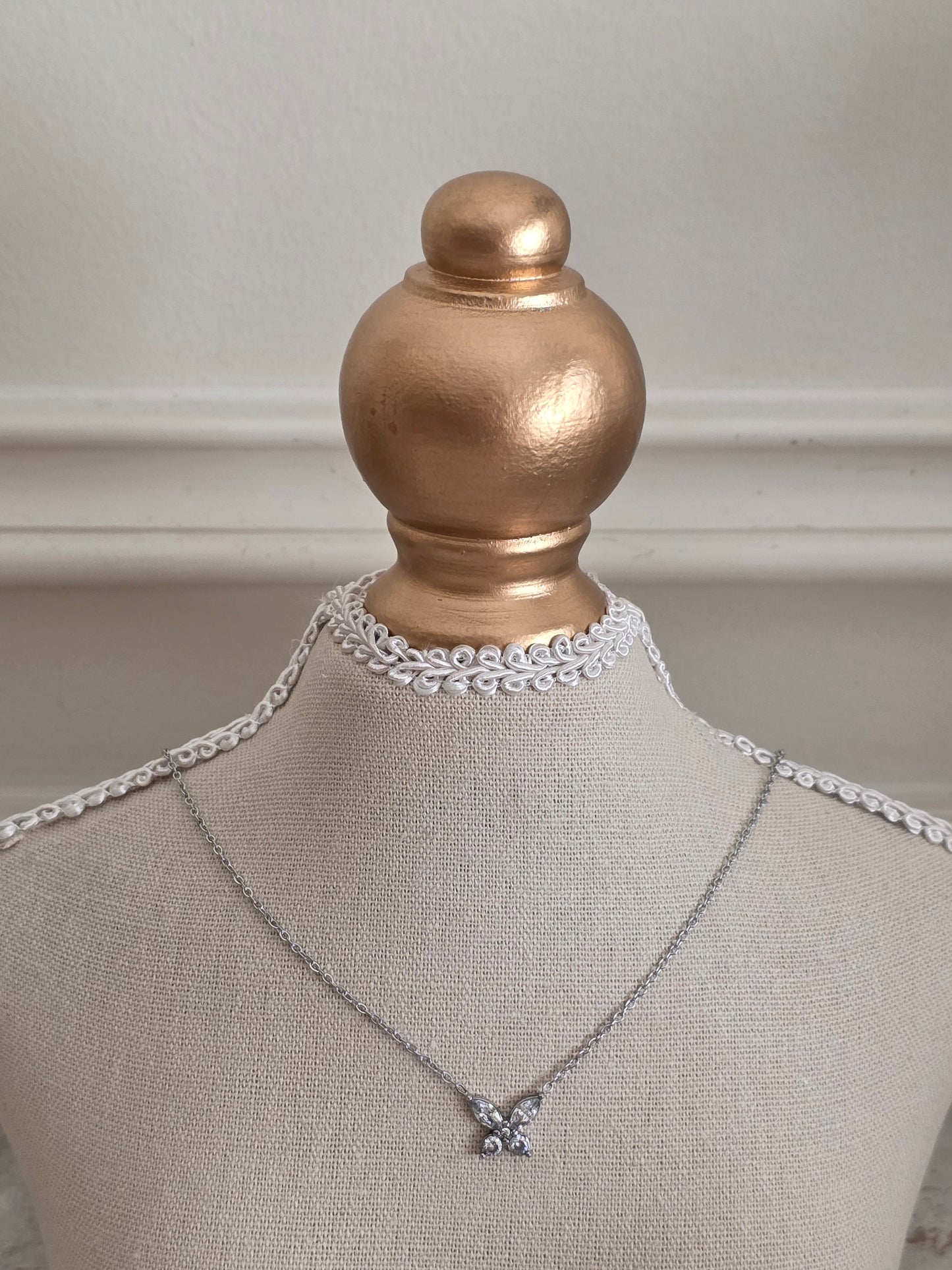 SEMARA BUTTERFLY NECKLACE