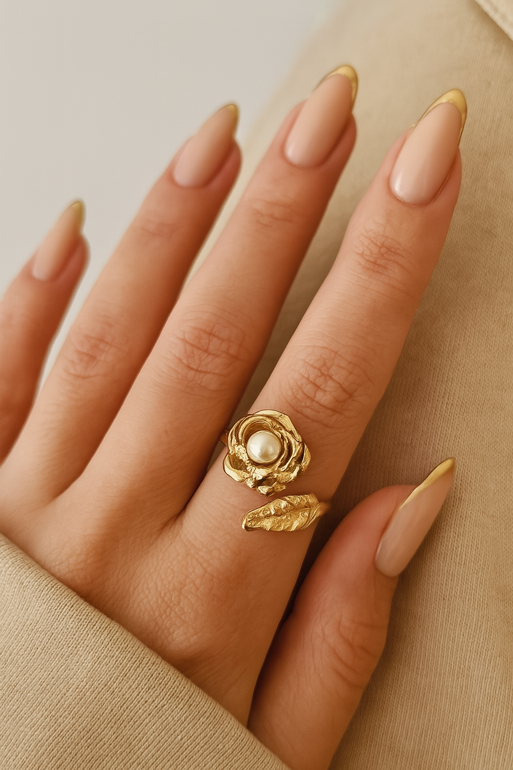 NILDA VINTAGE PEARL FLOWER RING
