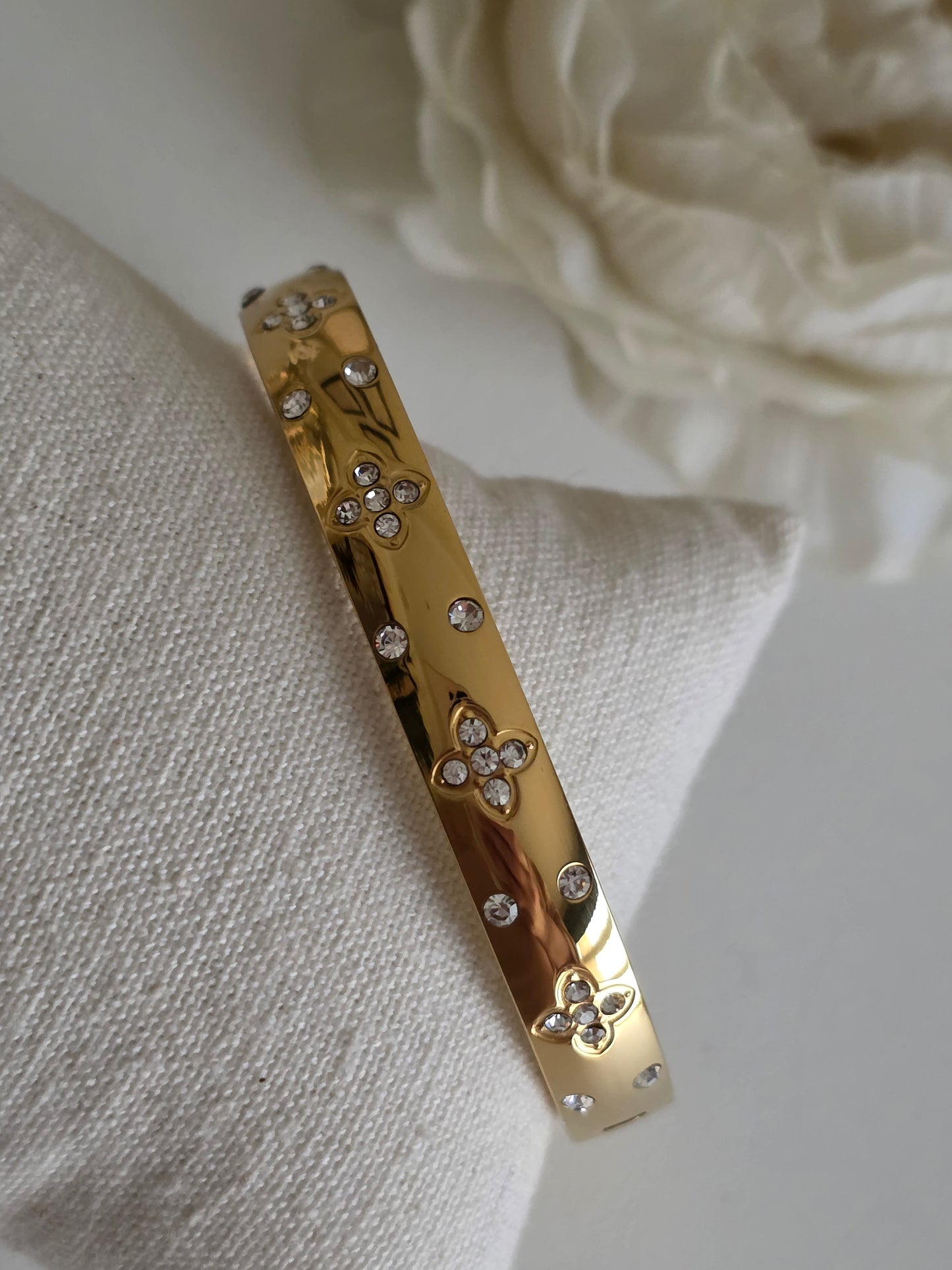 MINE CLOVER BANGLE