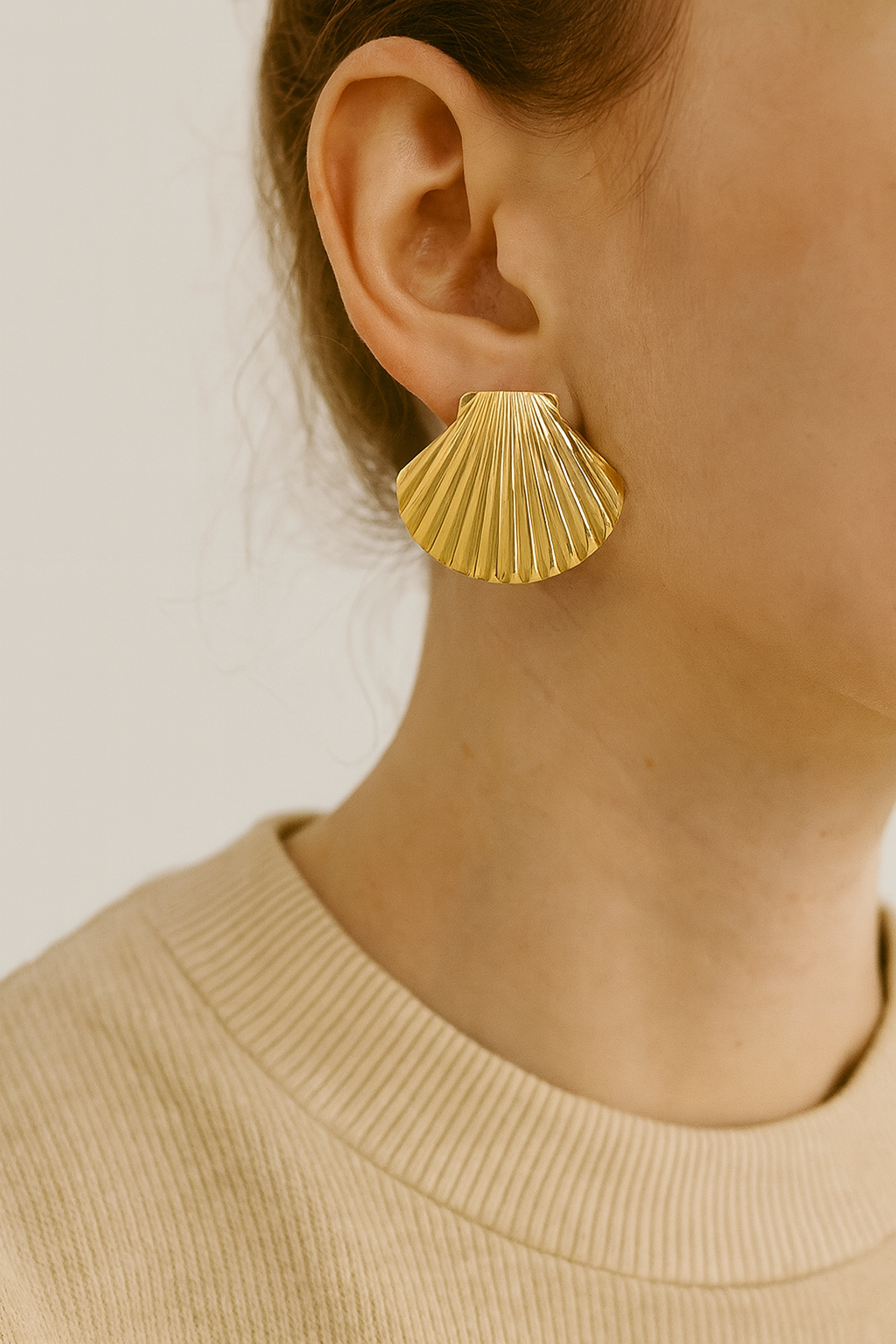 ARIN SHELL EARRINGS