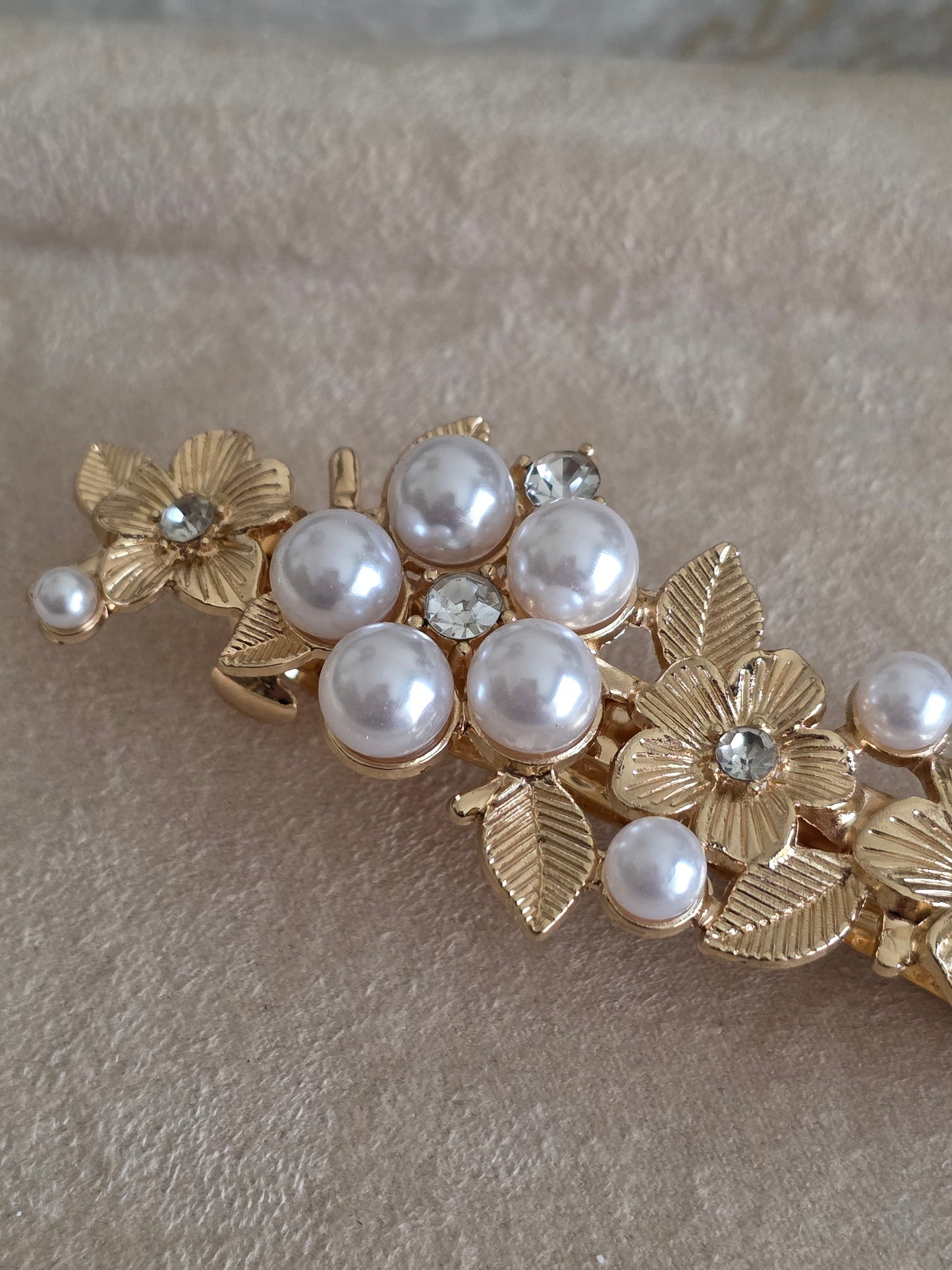 TARA PEARL FLOWER HAIR CLIP