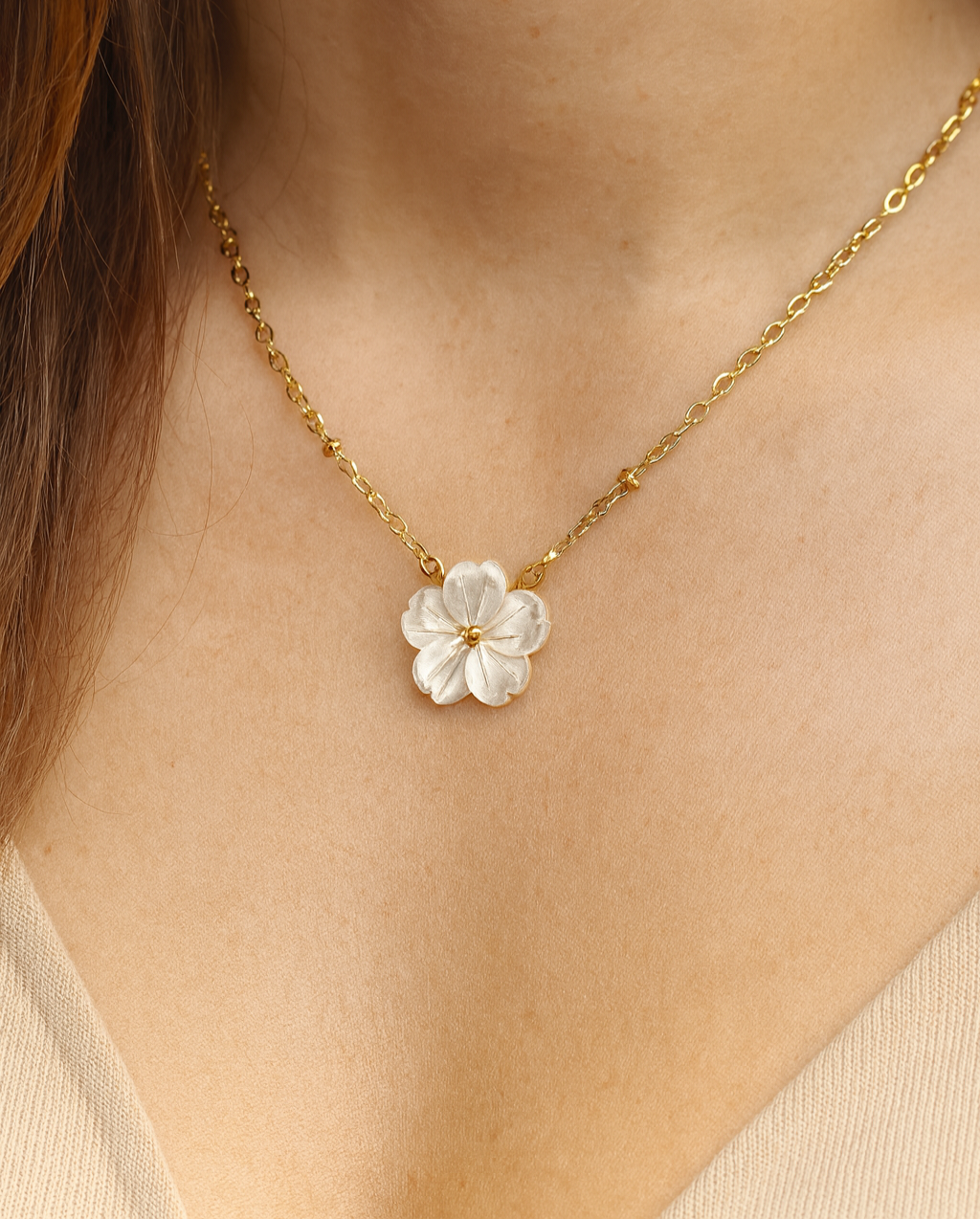 EYLEM FLOWER NECKLACE