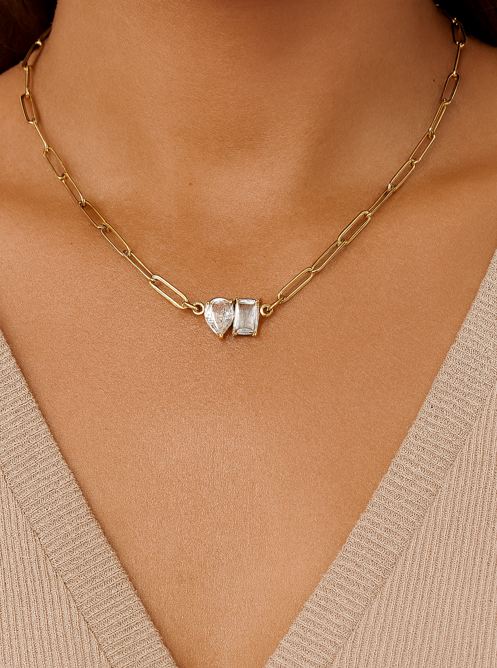 ENISE NECKLACE