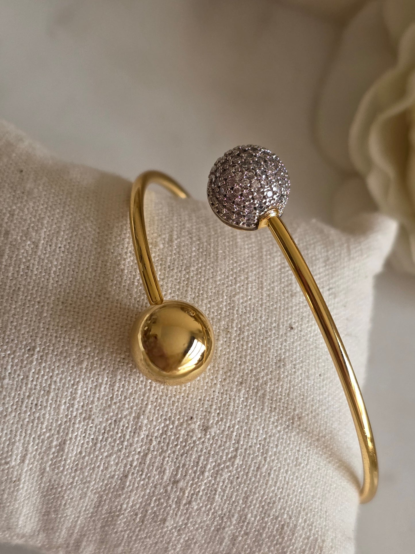 ZINA BALL BANGLE