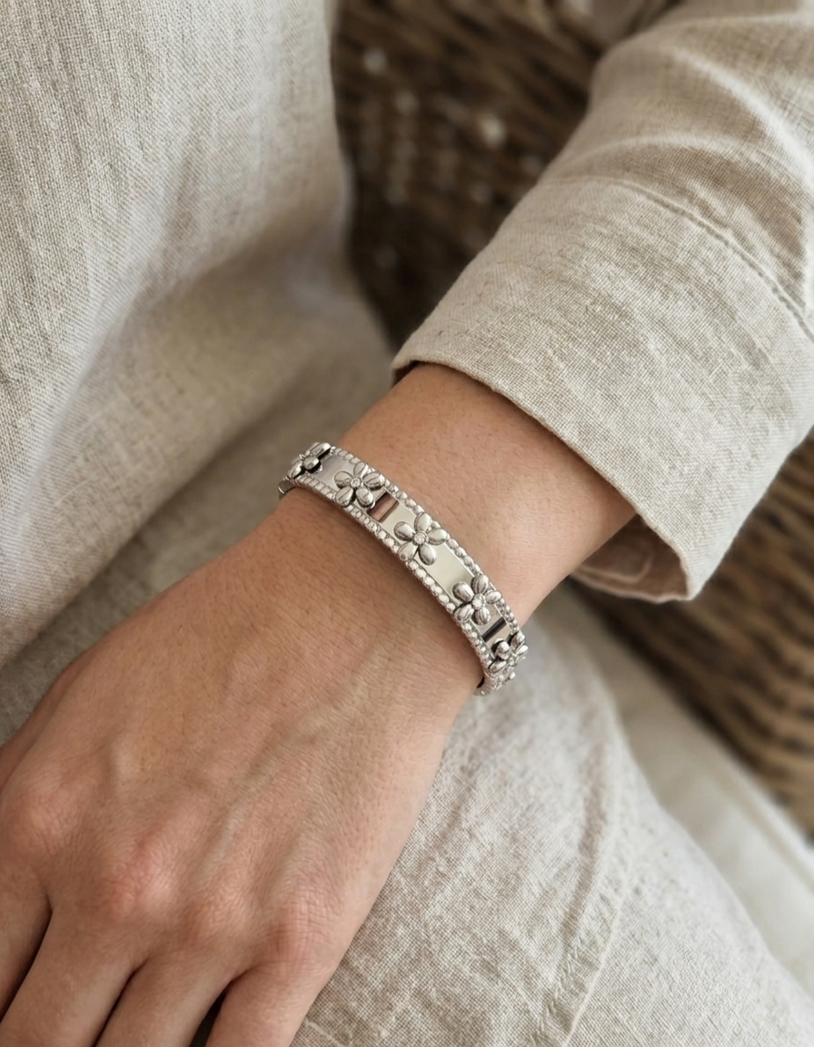 ASKIN FLOWER BANGLE SILVER